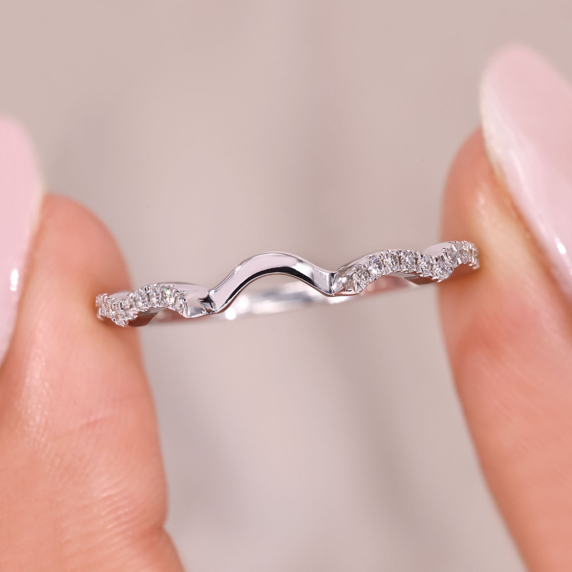 Lab grown diamond curved band with timeless sparkle.

