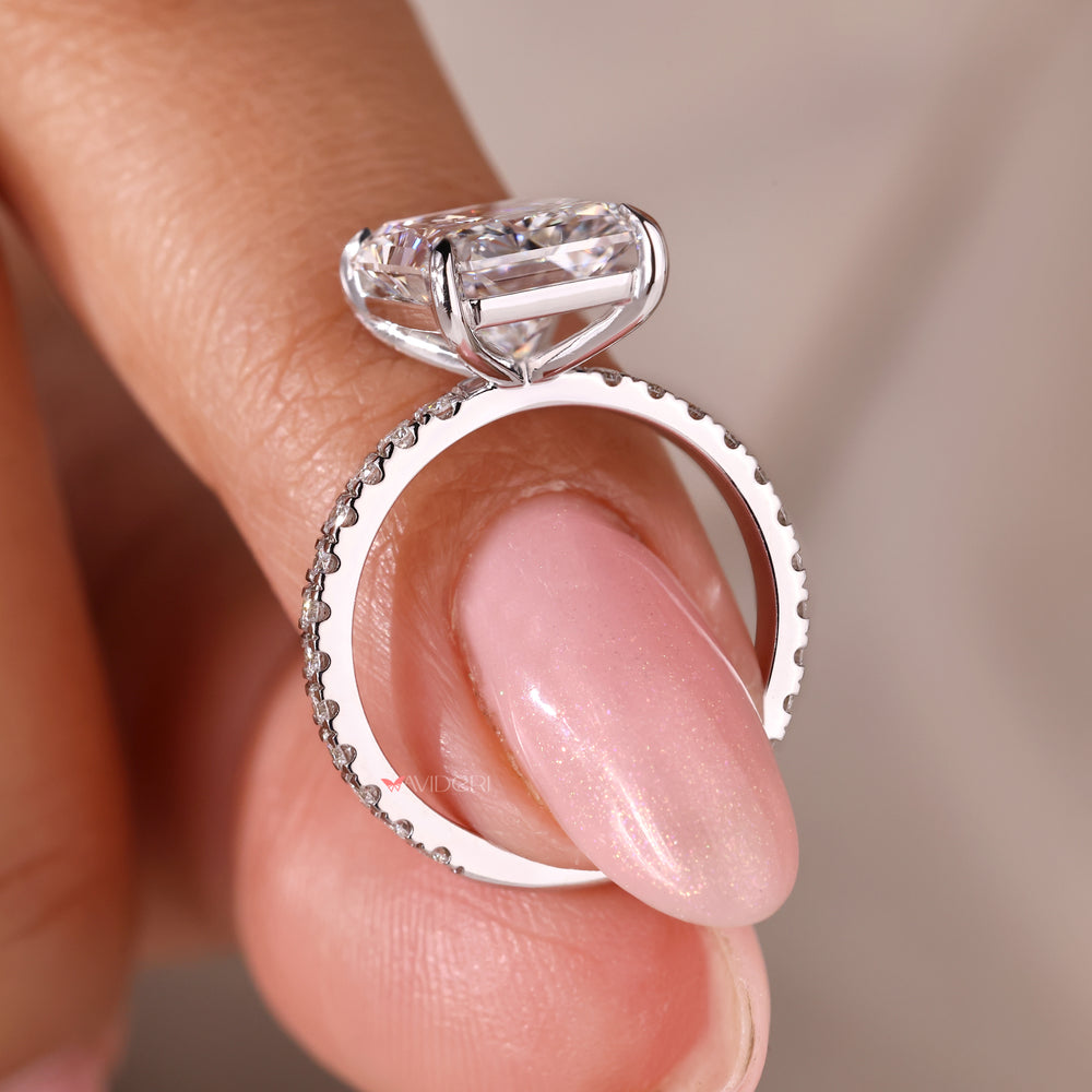 White Gold Ring featuring a radiant cut diamond for a sophisticated look.