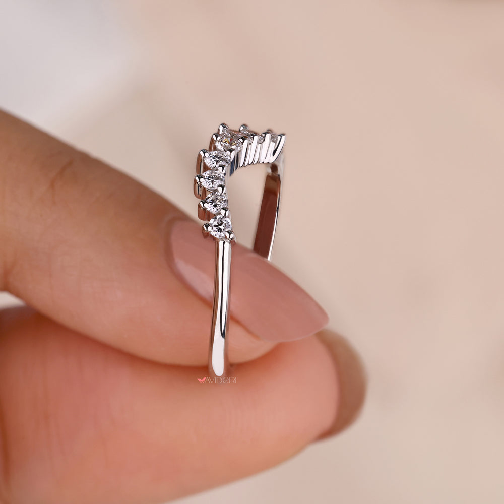 Diamond white gold band featuring sparkling diamonds.
