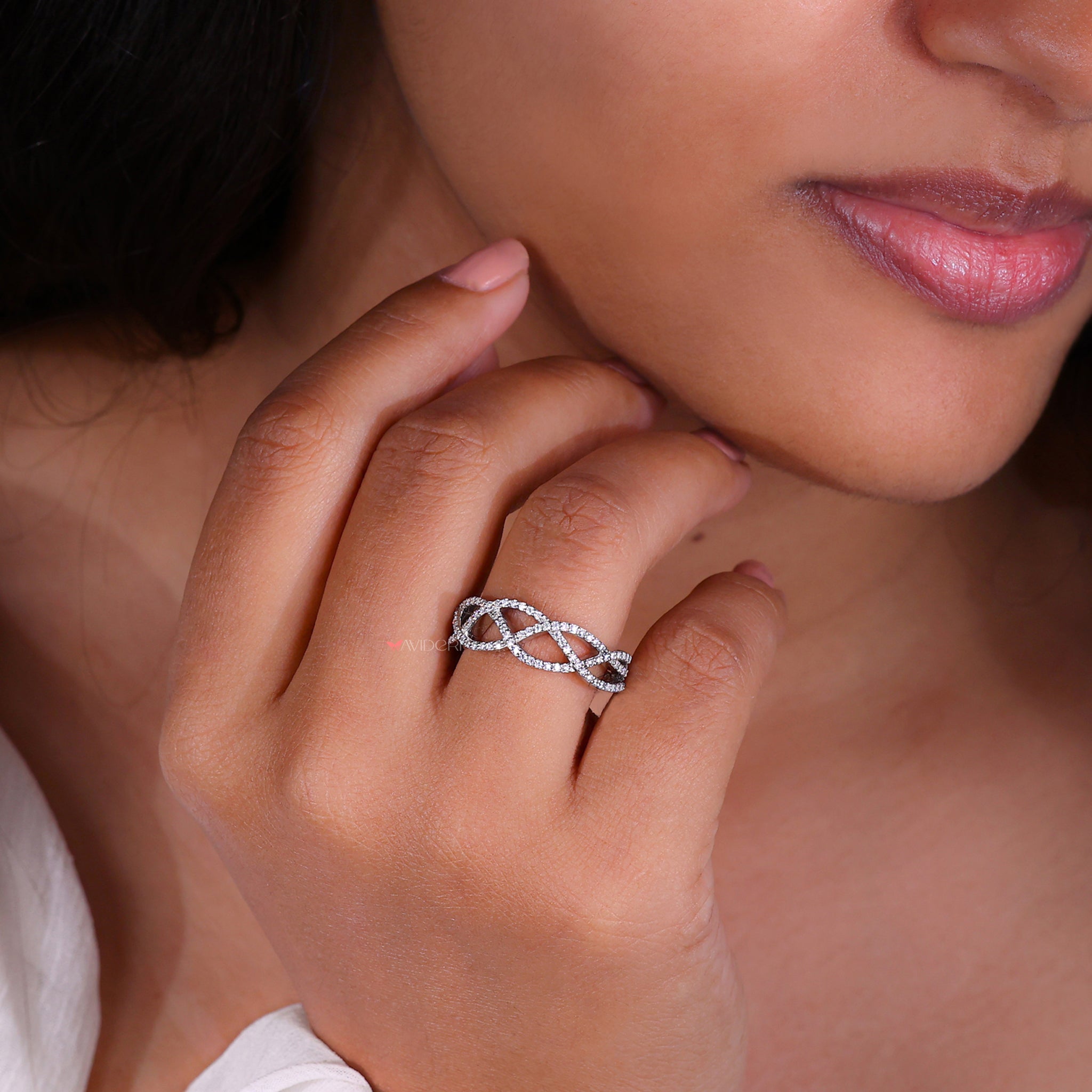 infinity weave ring Lab Grown Diamond round brilliant cut diamond handmade ring

