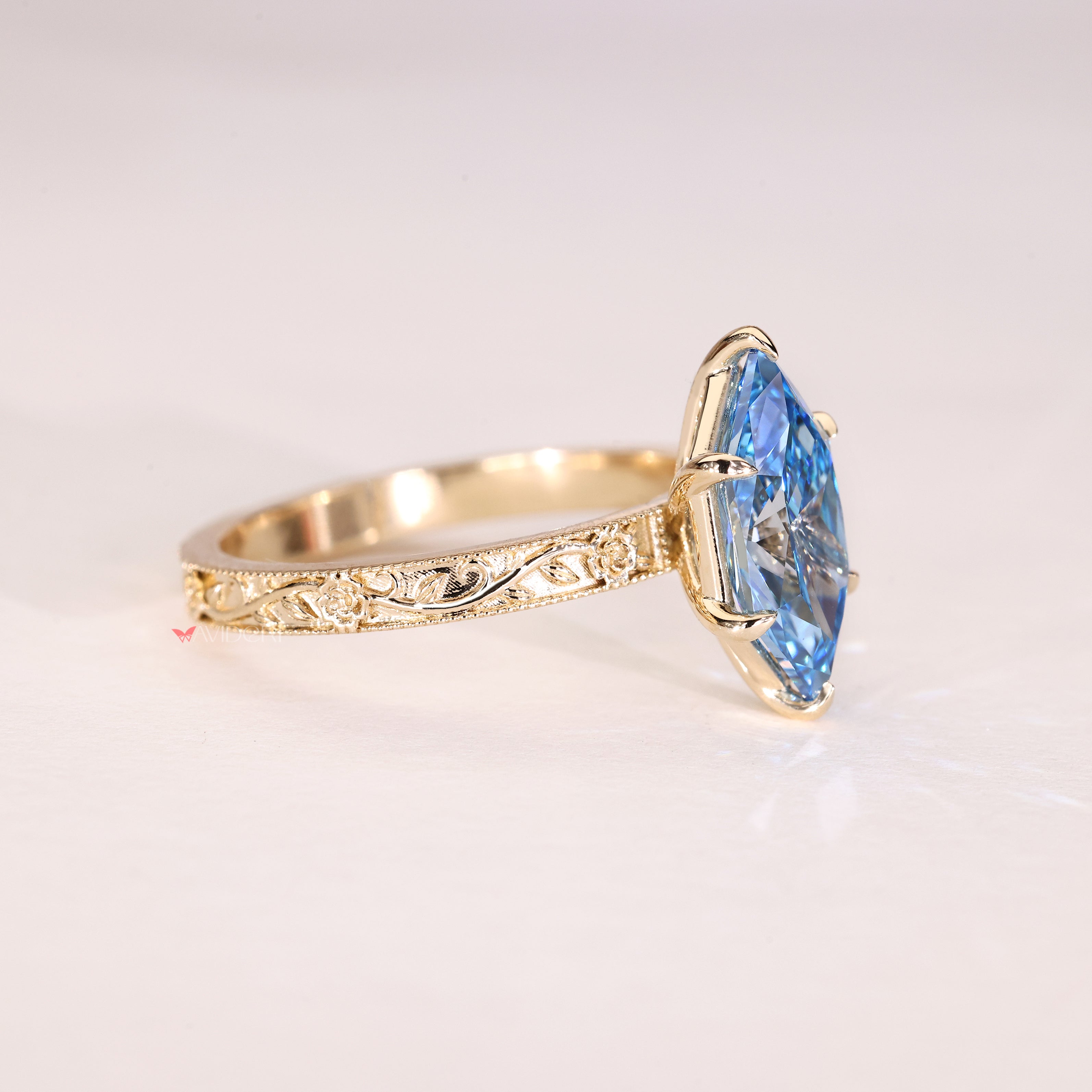 IGI certified Dutch marquise diamond ring with art deco style
