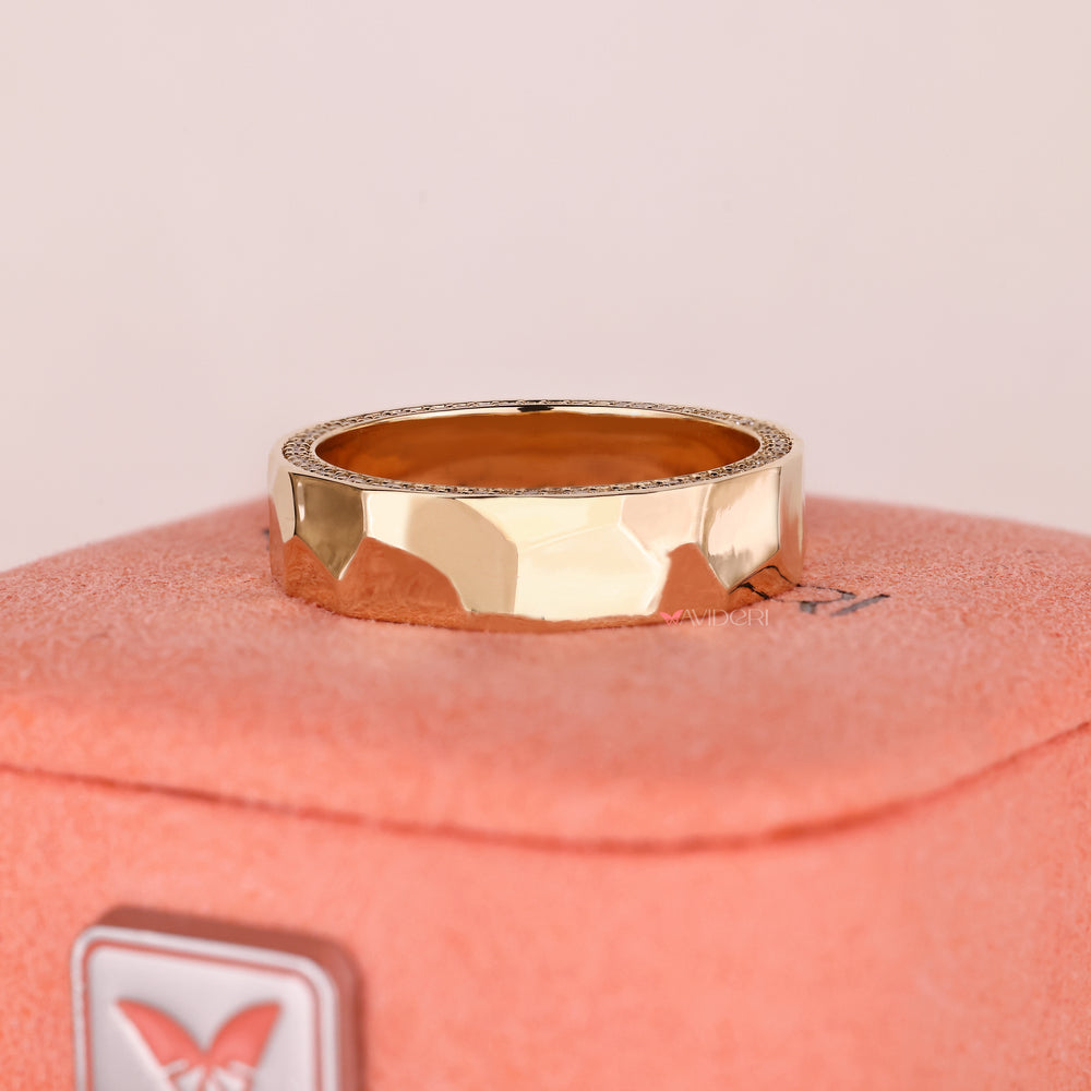 Double side diamond eternity band with hammered finish style.
