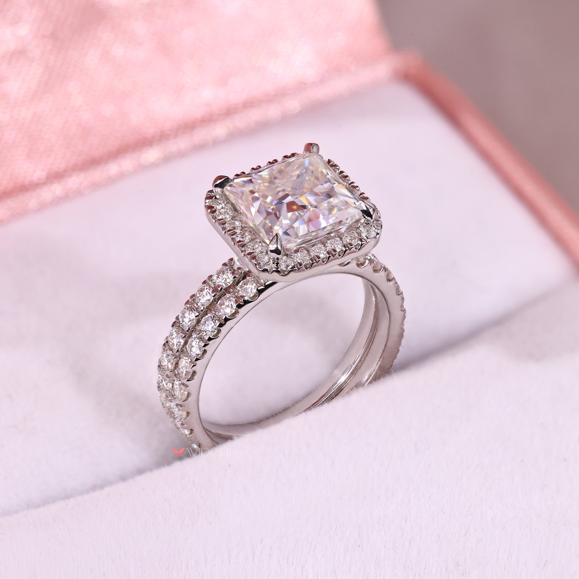 Handmade bridal set with handmade jewelry.
