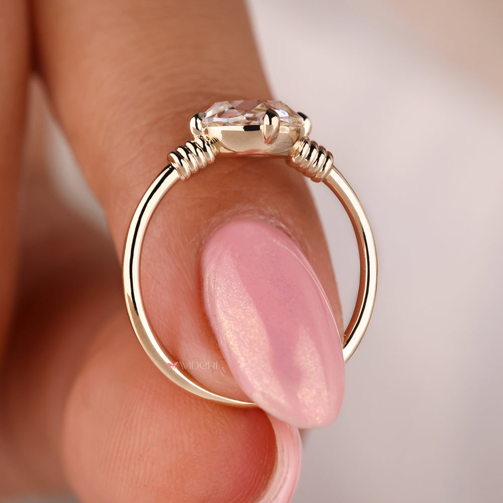 Yellow gold ring featuring a beautiful rose cut diamond ring for timeless beauty.
