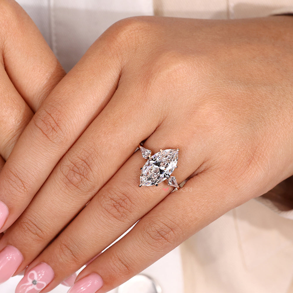 Round diamond ring with a sleek, minimalist aesthetic
