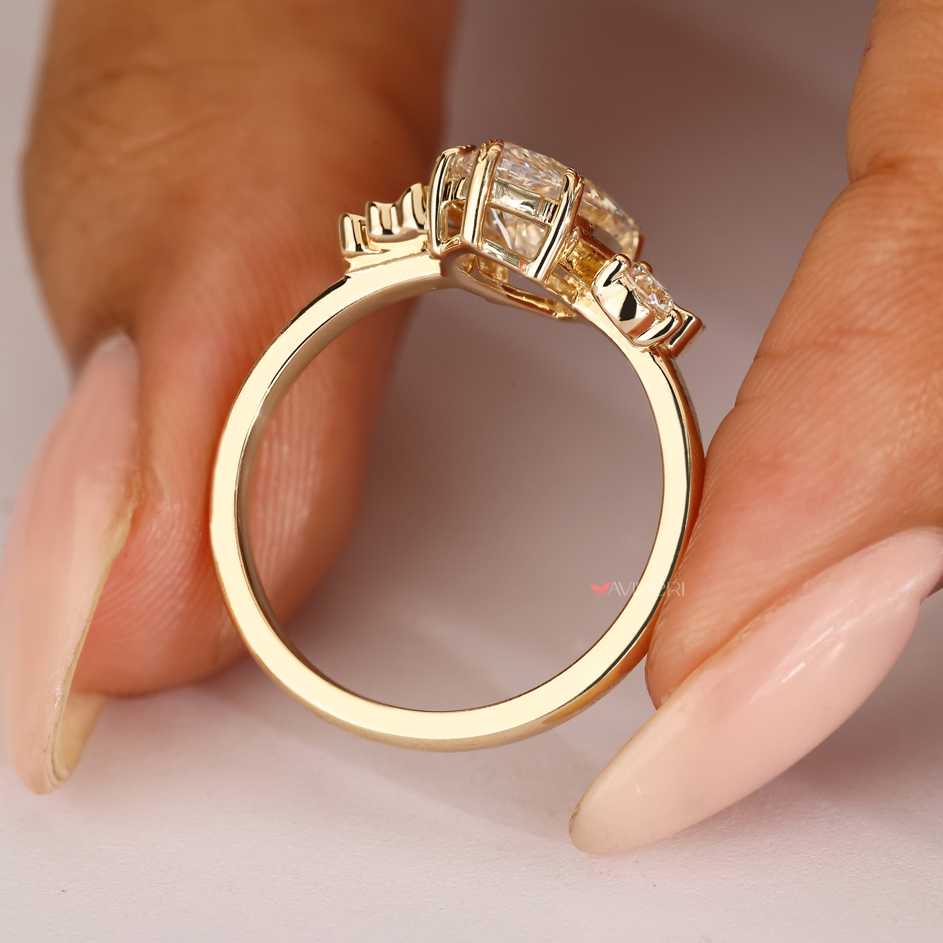 Ginkgo leaf marquise diamond ring nature style.
