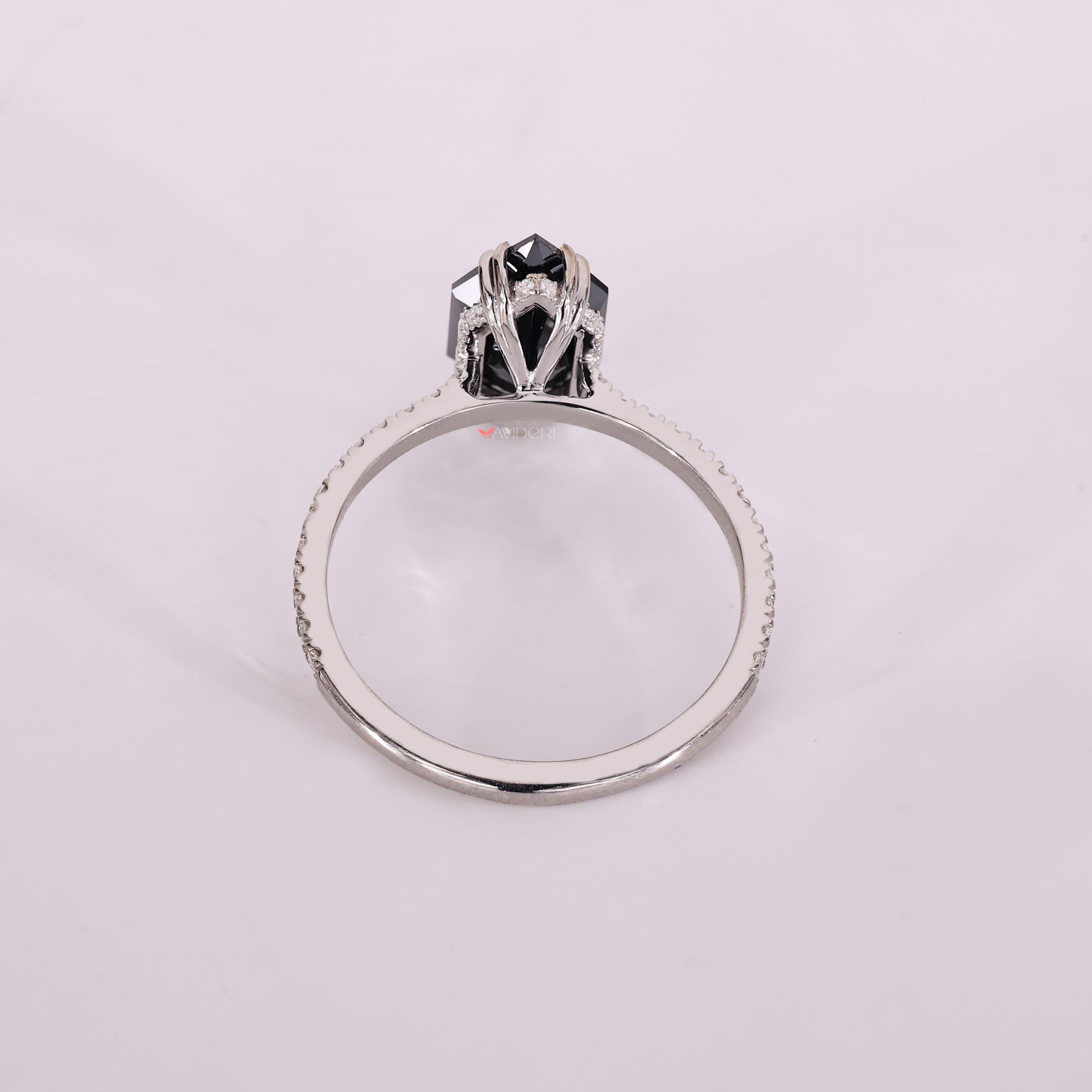 Double Claw Prong setting for added security and elegance.
