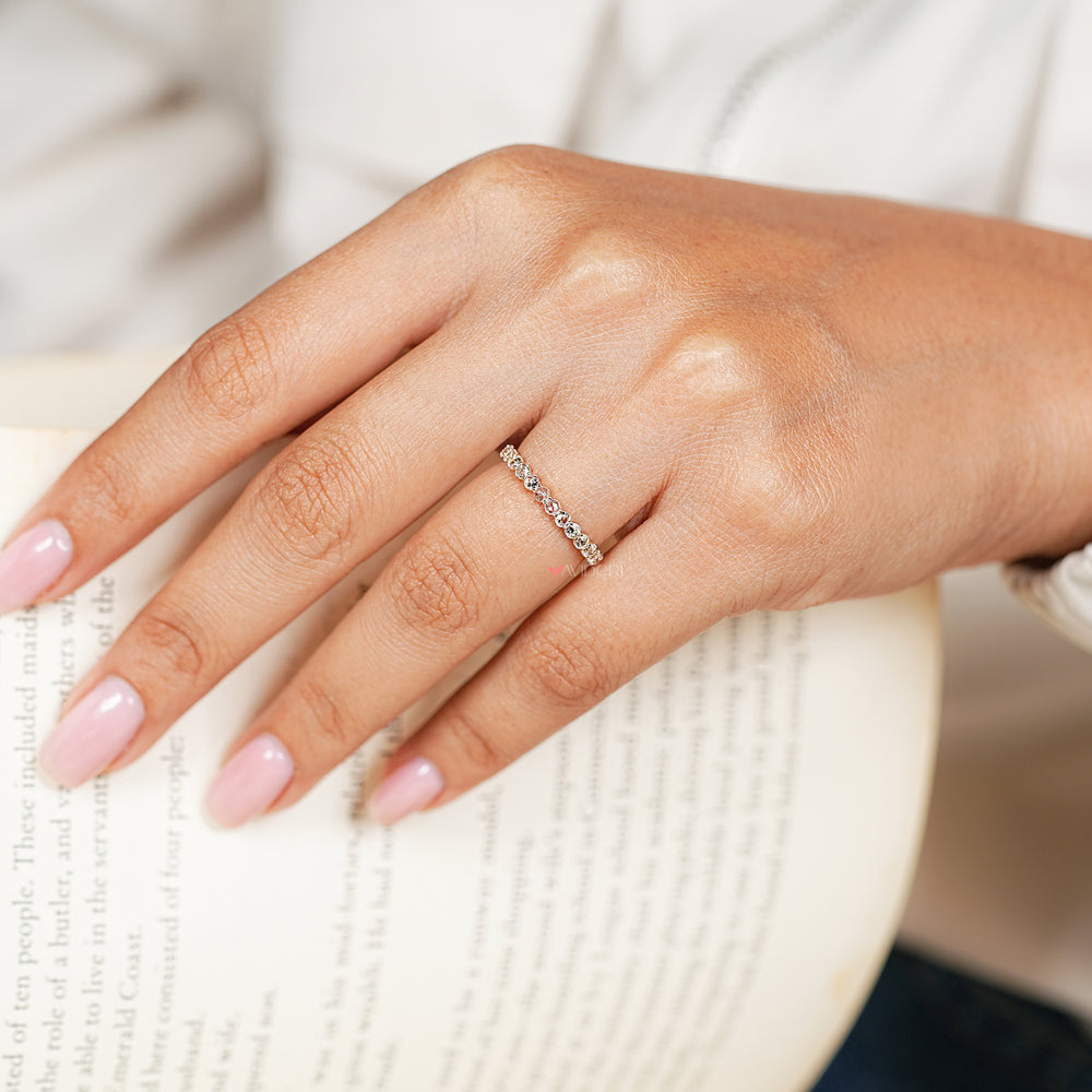 Avideri round rose diamond eternity wedding band design
