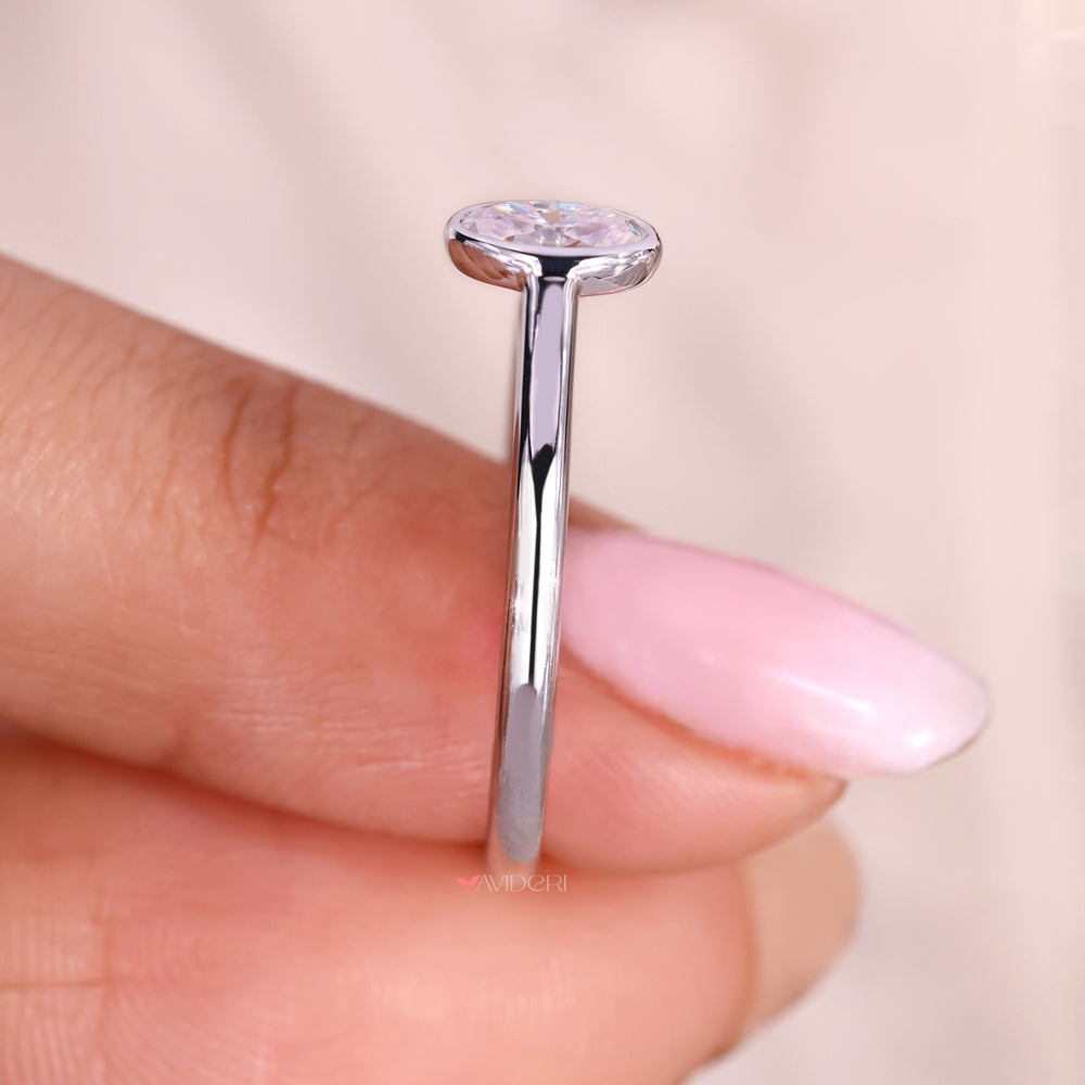This dainty minimalist ring​ is perfect for everyday elegance.
