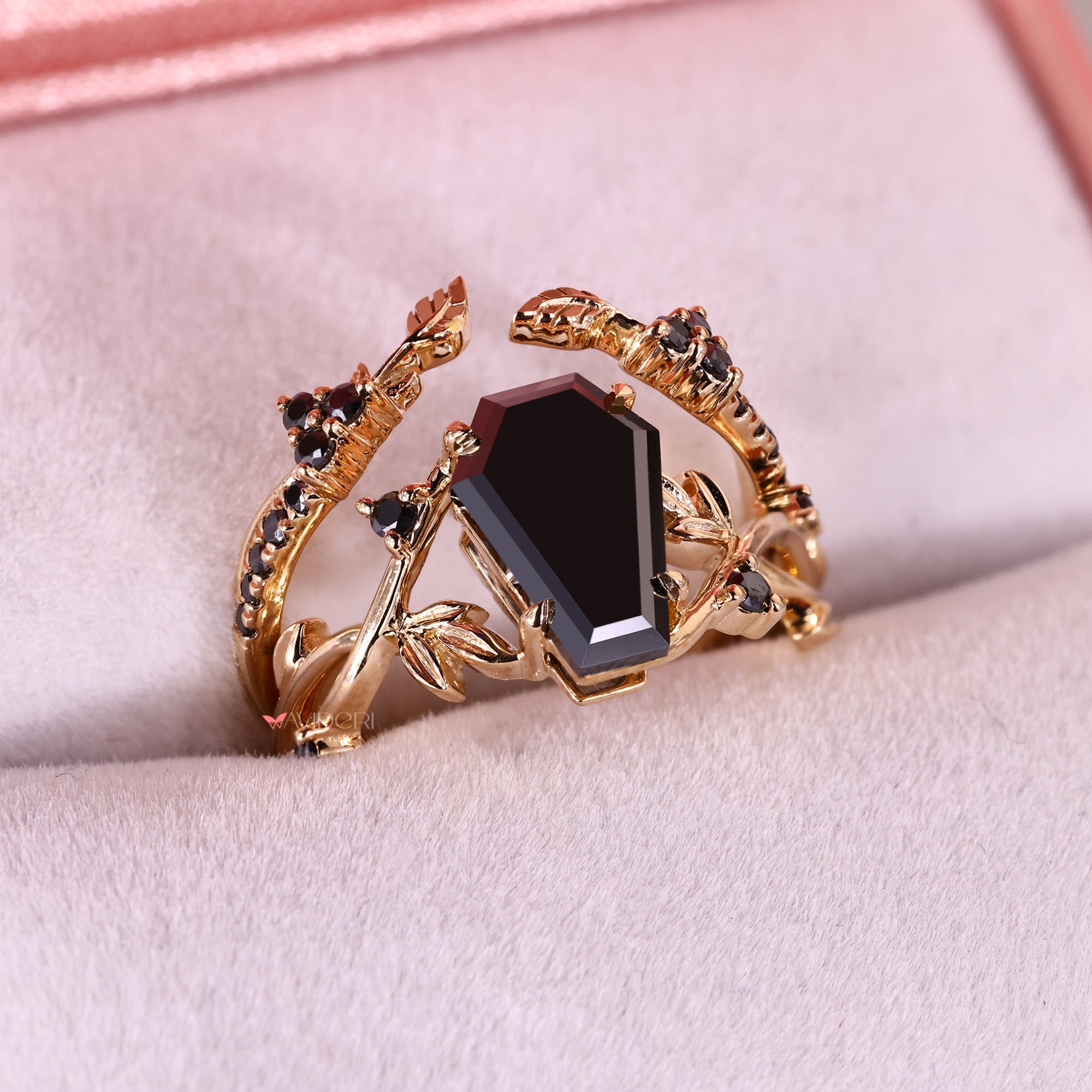 Avideri bridal set with black moissanite and yellow gold design.