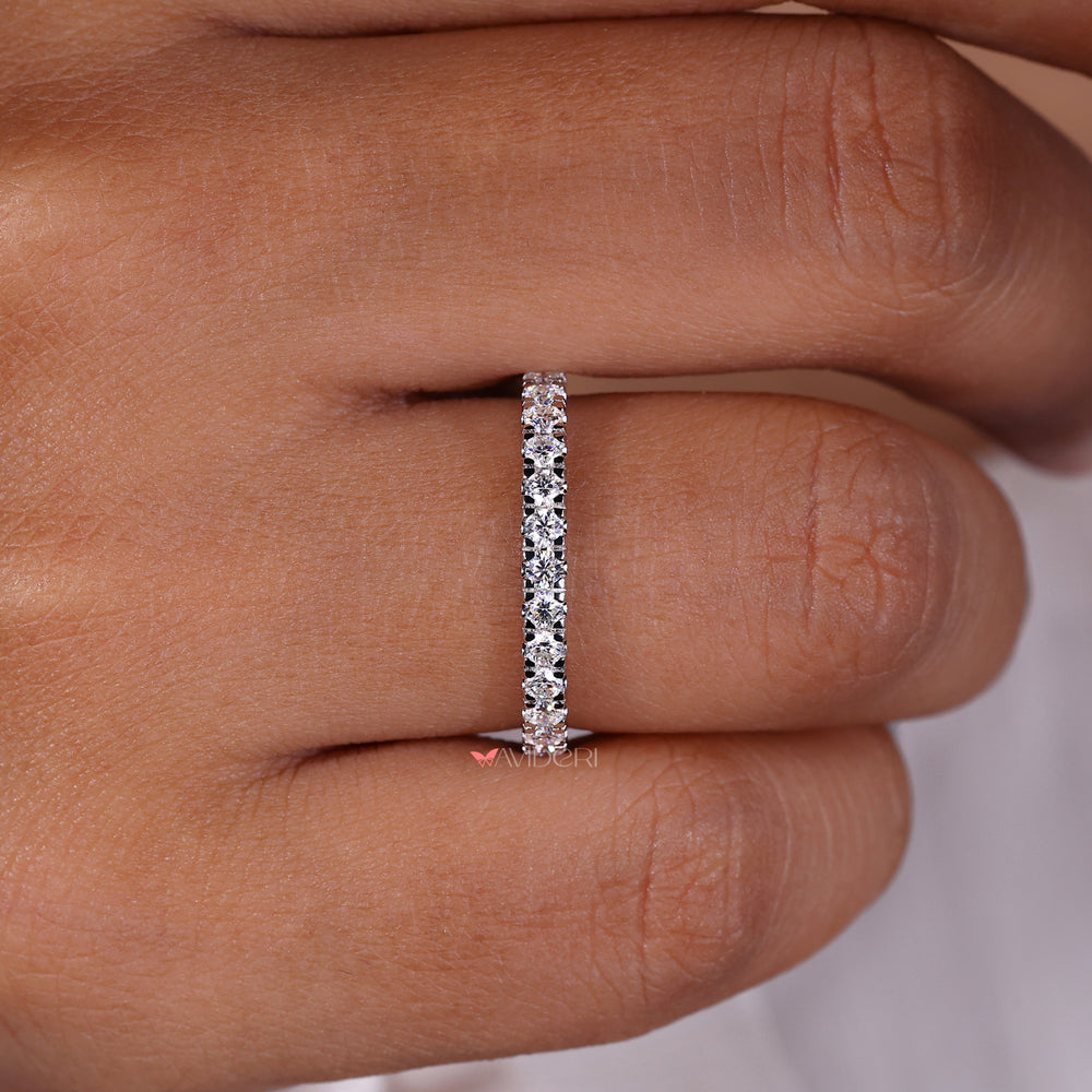 Handmade jewelry featuring unique and personalized designs.
