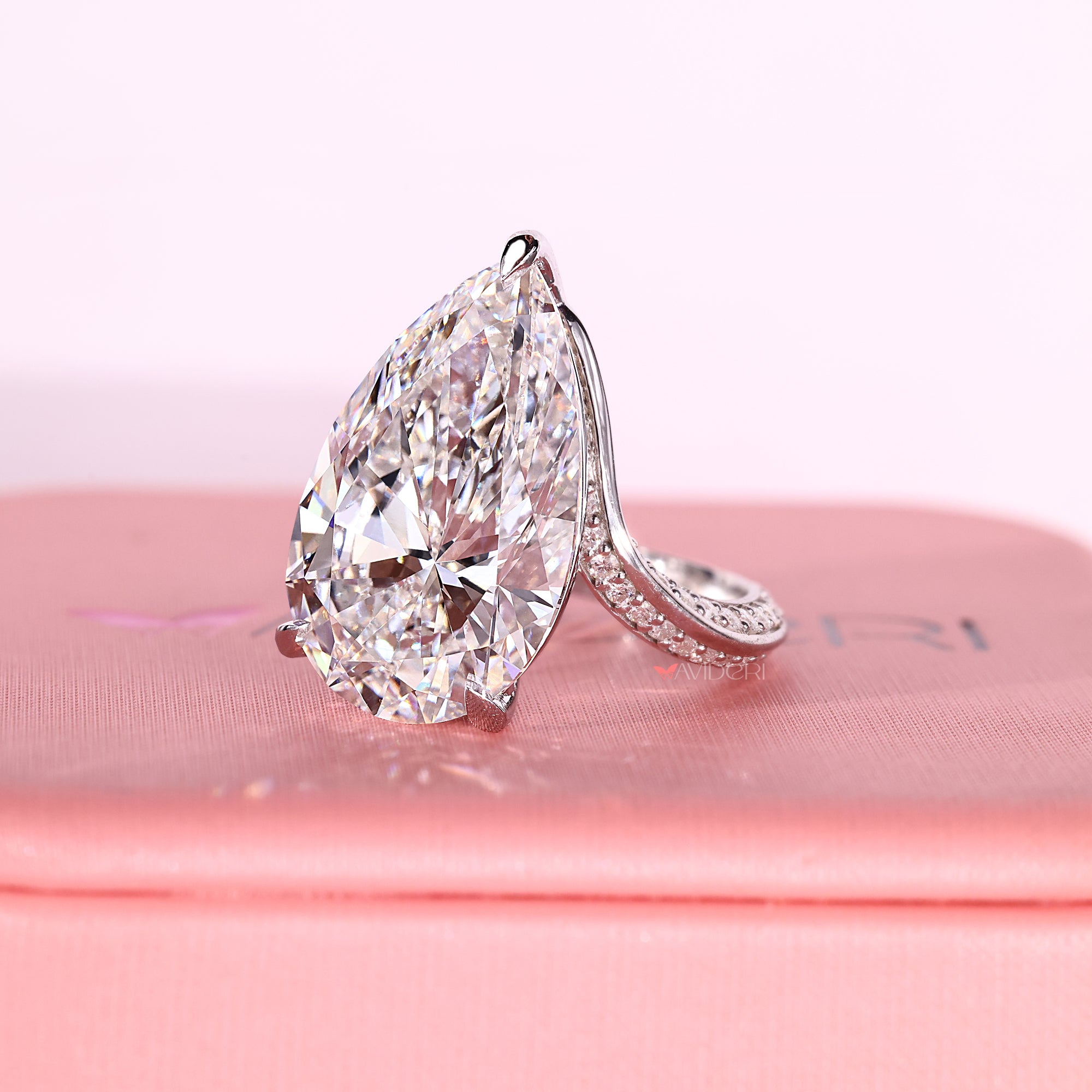 Avideri ring with Avideri engagement ring.