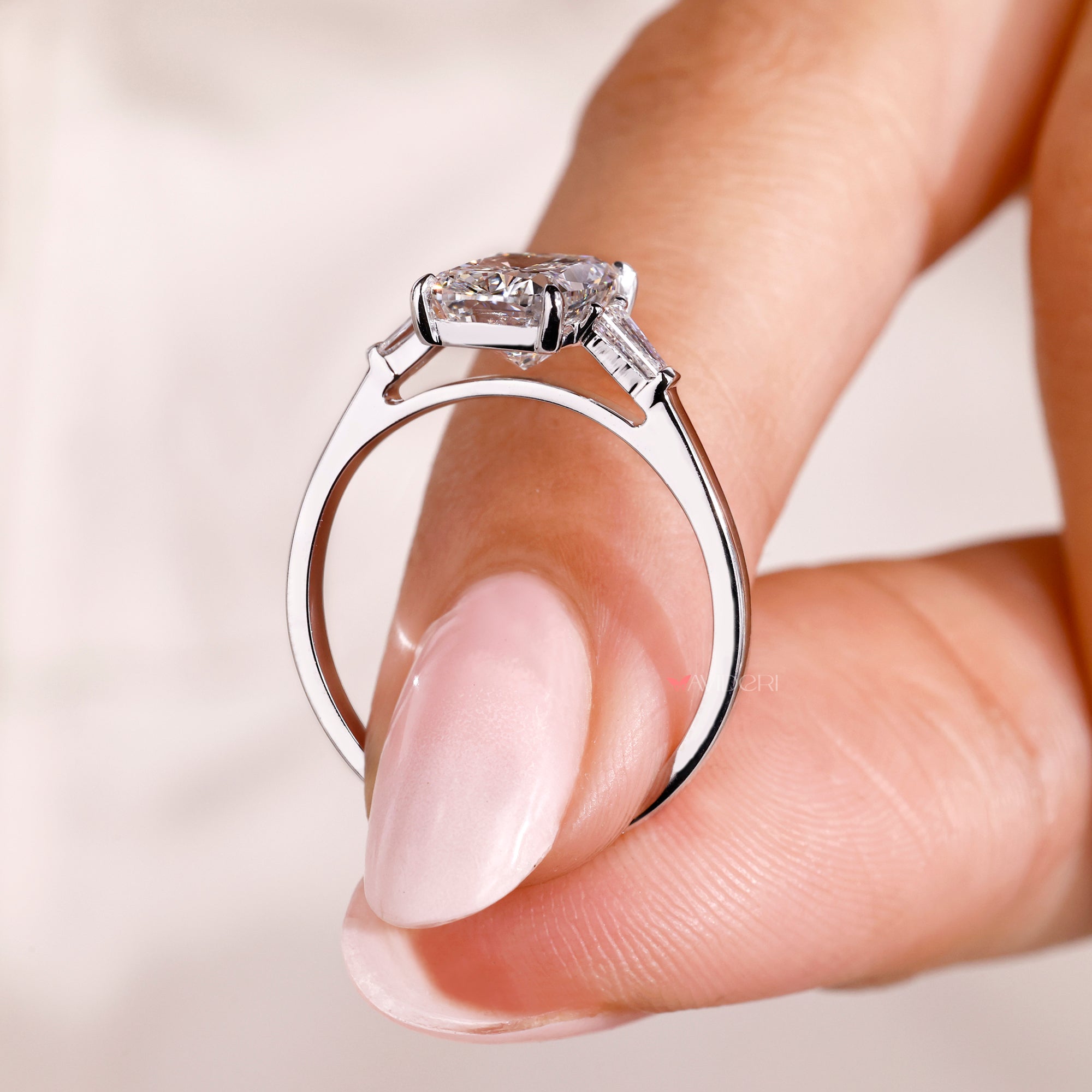 Buy engagement ring with IGI certified.