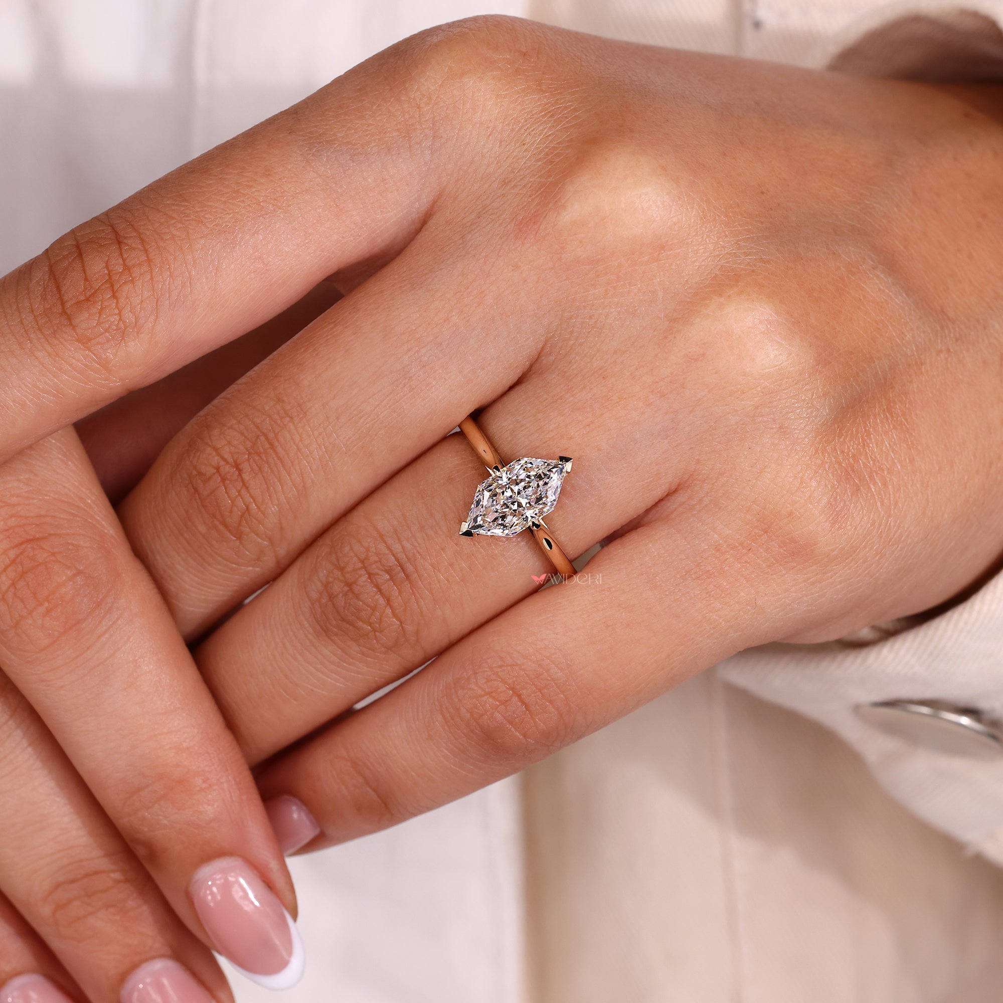 Handmade jewelry with Dutch marquise diamond.
