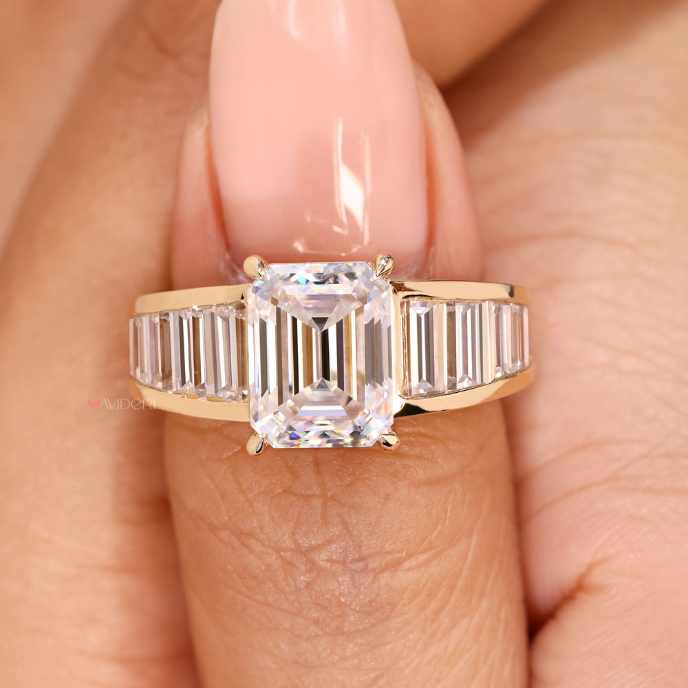IGI certified emerald diamond ring handmade.
