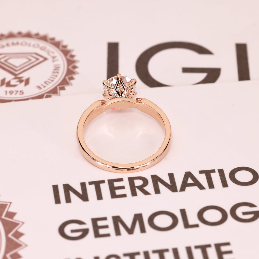 Handmade Portuguese diamond ring solitaire style.
