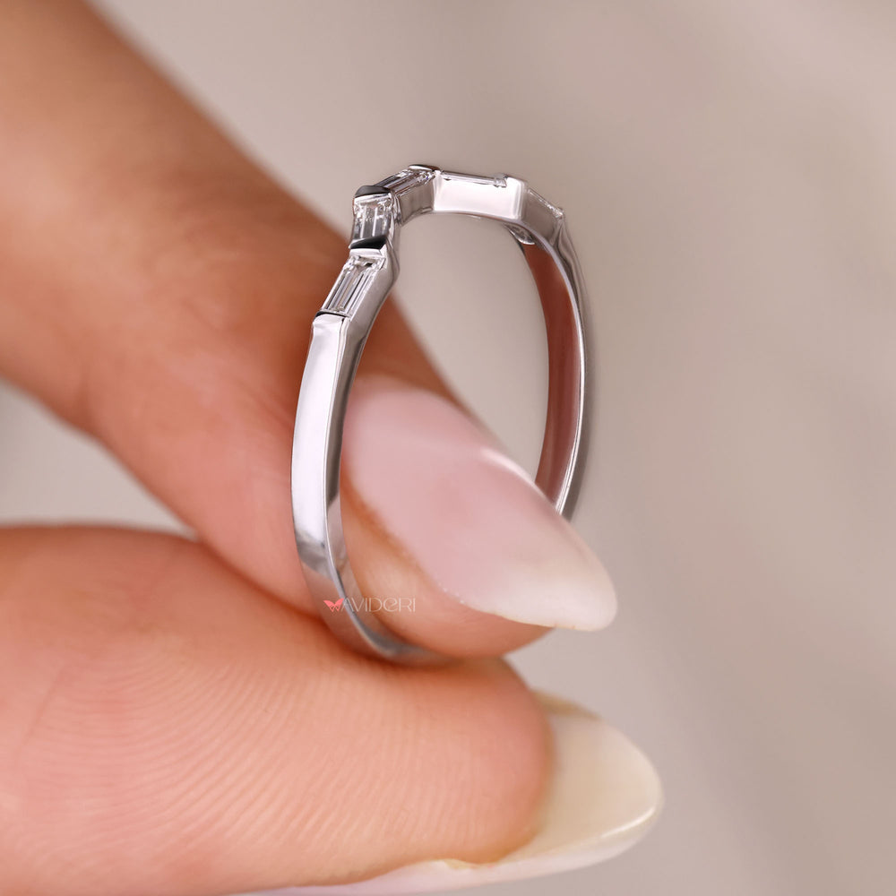 Lab grown baguette diamond curved band.
