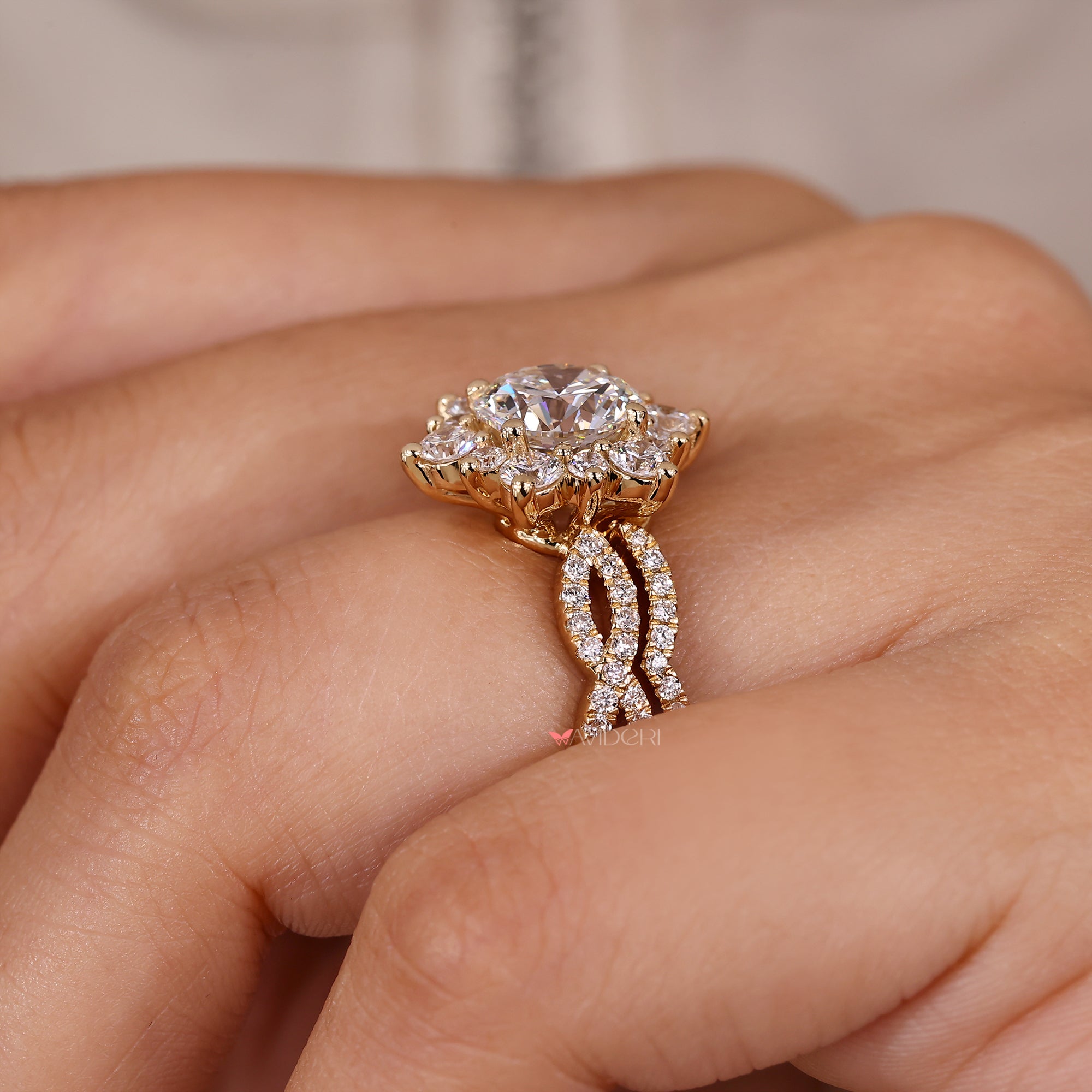 Handmade jewelry with Avideri bridal set.