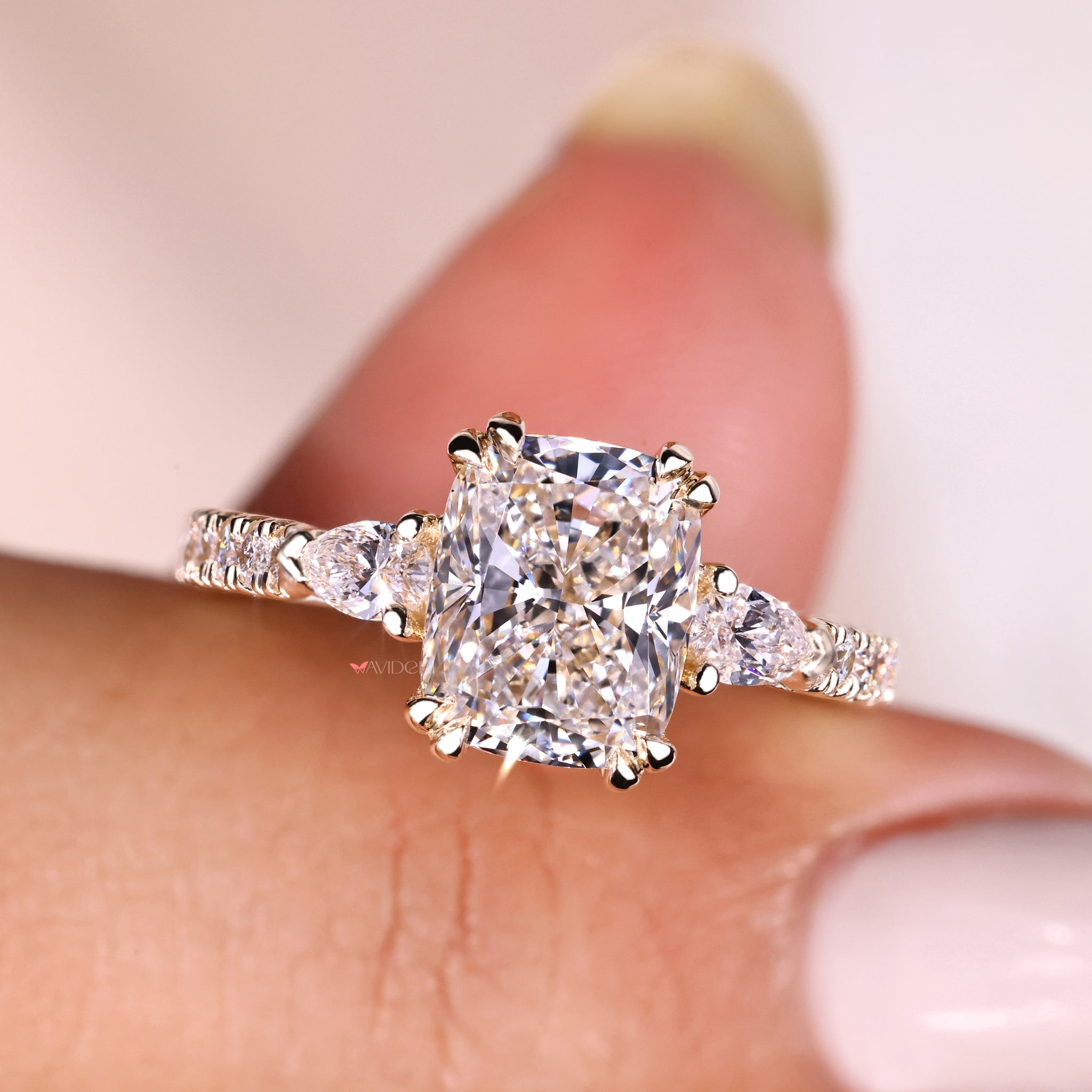 pear ring prong setting ring
