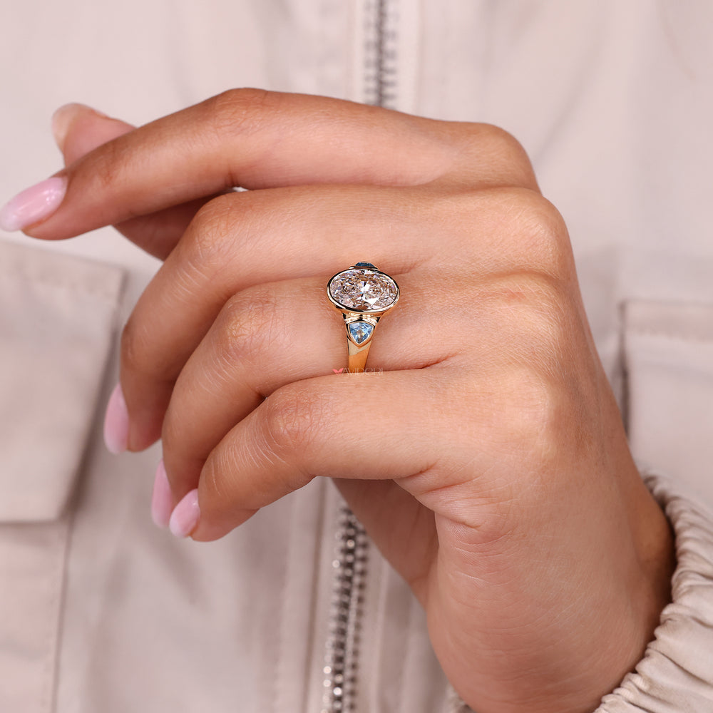 Tapered shank ring in polished yellow gold.
