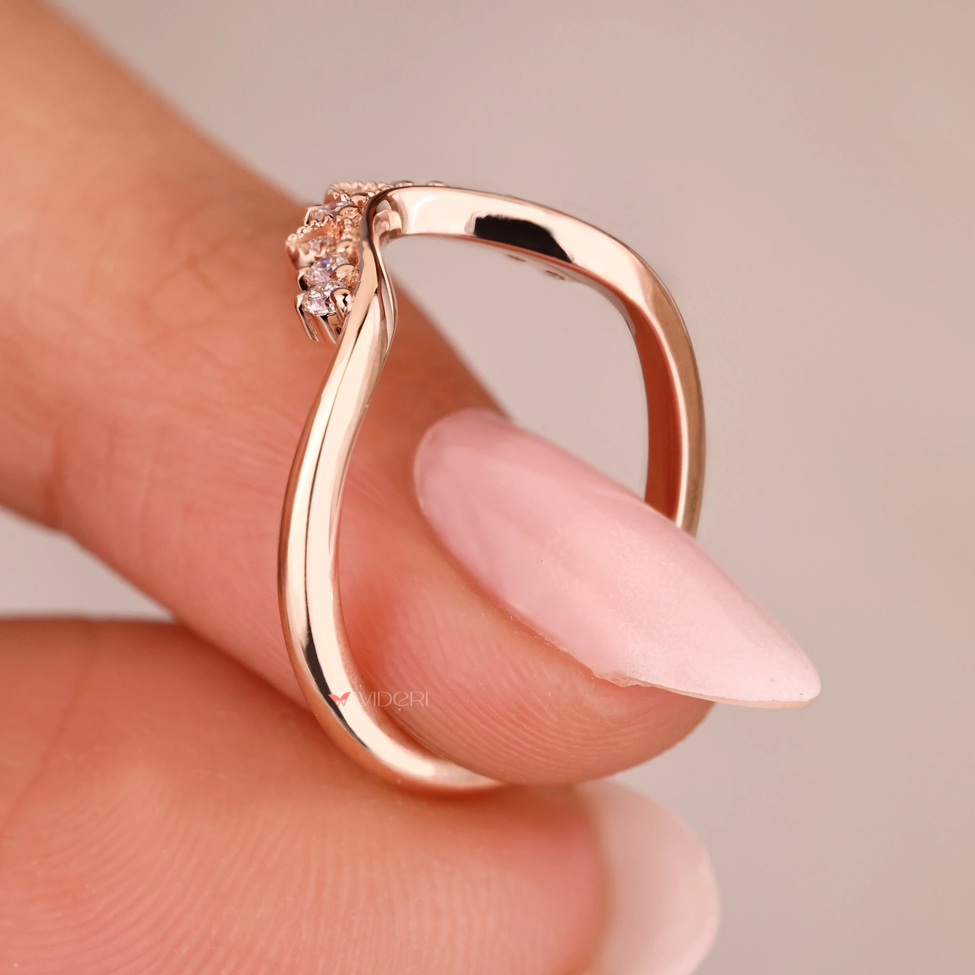 Milgrain setting band with chevron wedding band.