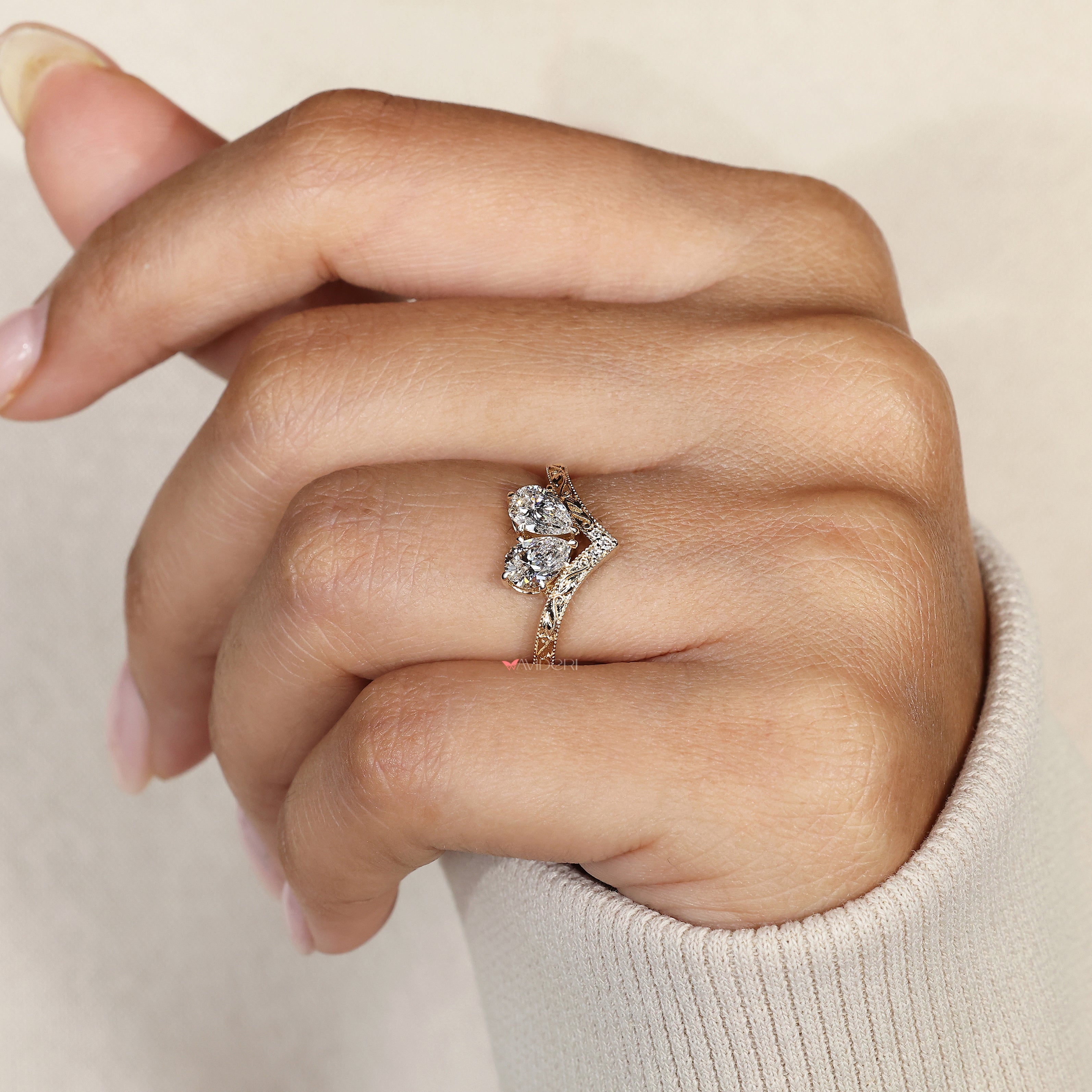 IGI certified toi et moi diamond ring handmade.
