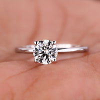 1 CT Round Diamond Engagement Ring in Prong Setting