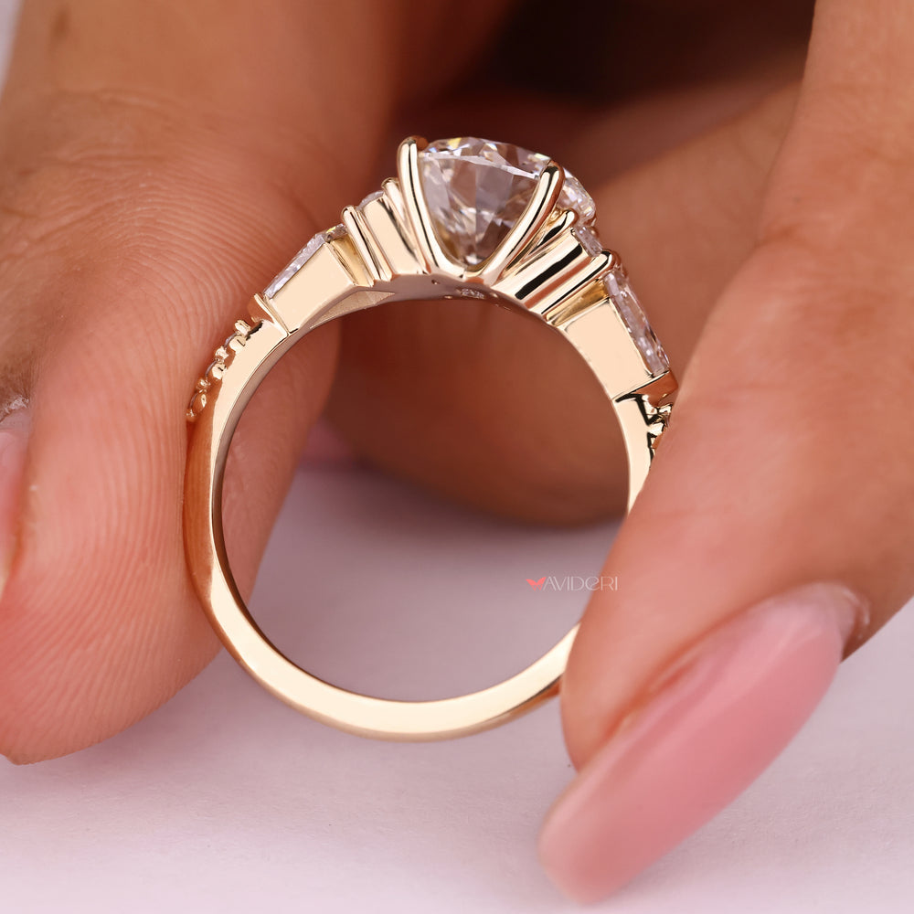 Round diamond ring with muse setting and pave band
