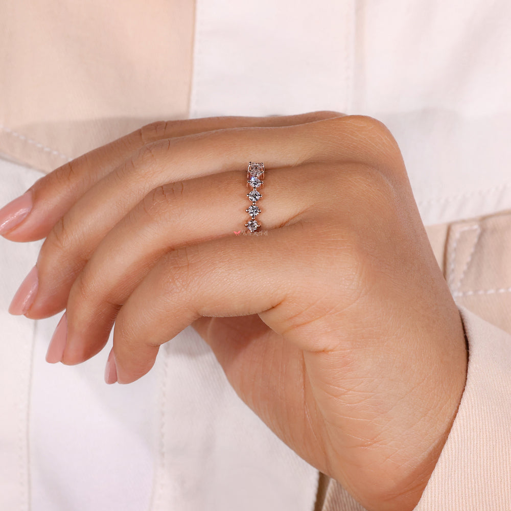 Floating bubble wedding band for a creative, stylish design.
