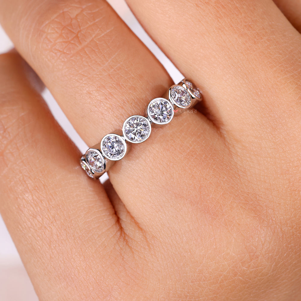 Avideri wedding band in a classic half eternity design.
