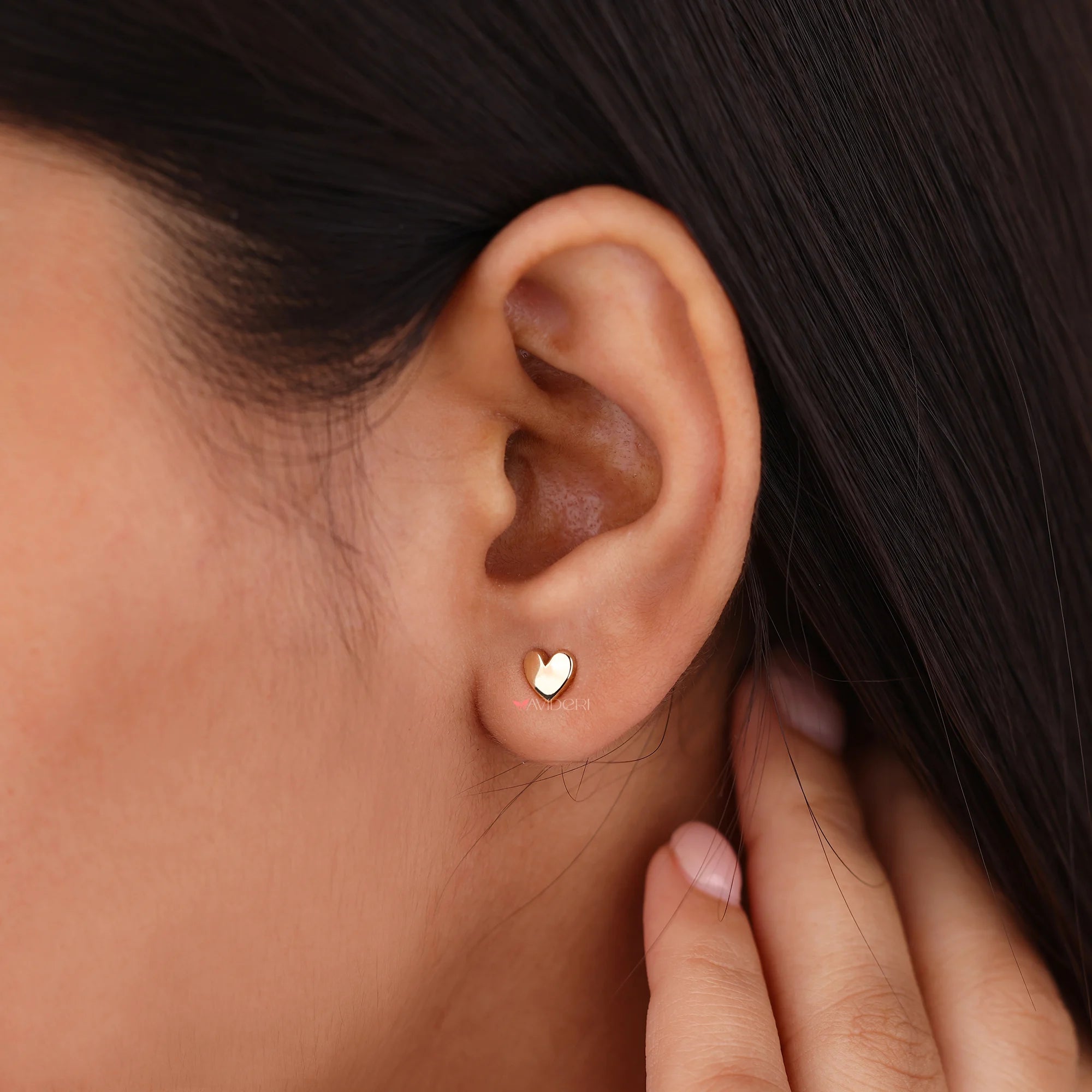 Handmade jewelry with avideri earrings.
