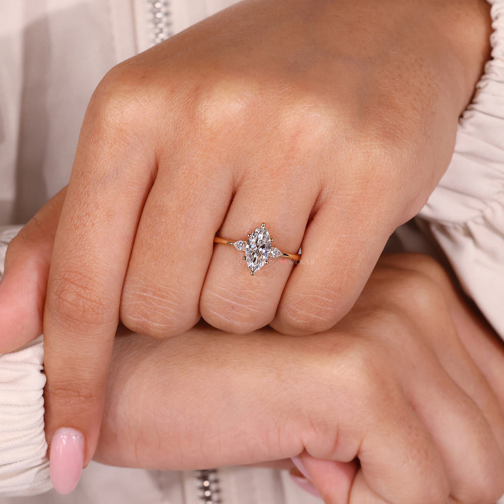 6 prong round engagement ring with a sleek style.
