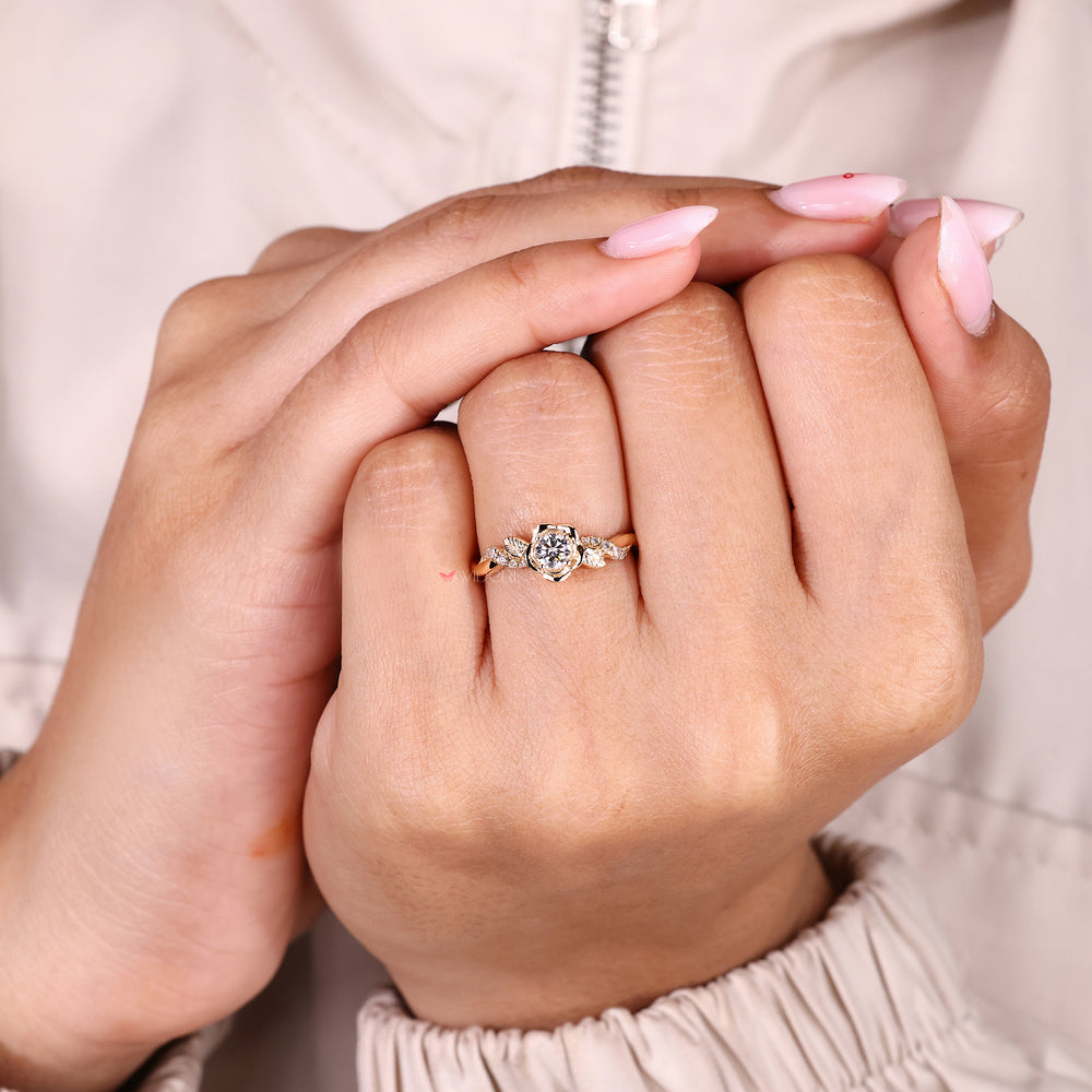 Premium diamond ring featuring a flower motif crafted in yellow gold.
