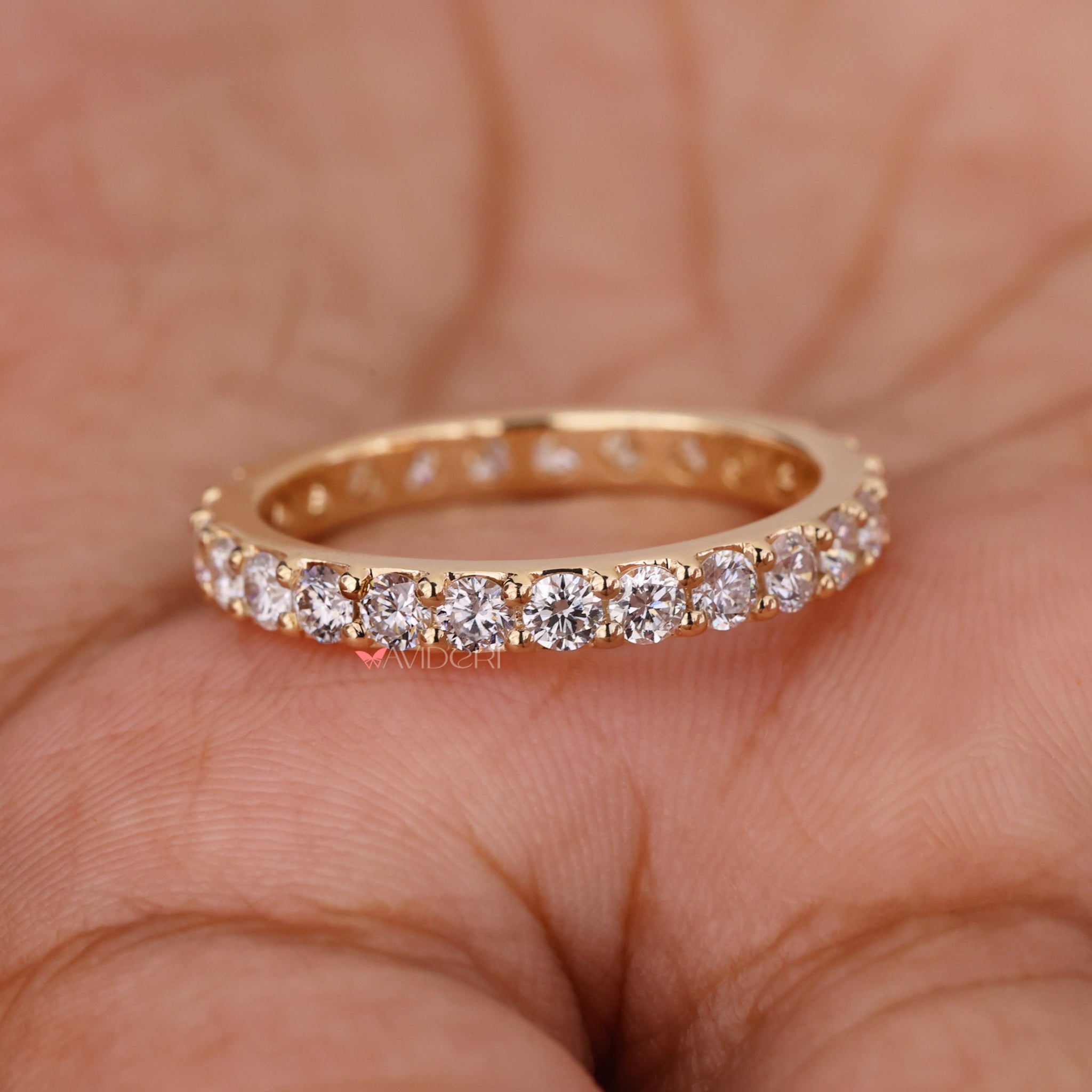 Handmade jewelry with fine detailing and precious stones.
