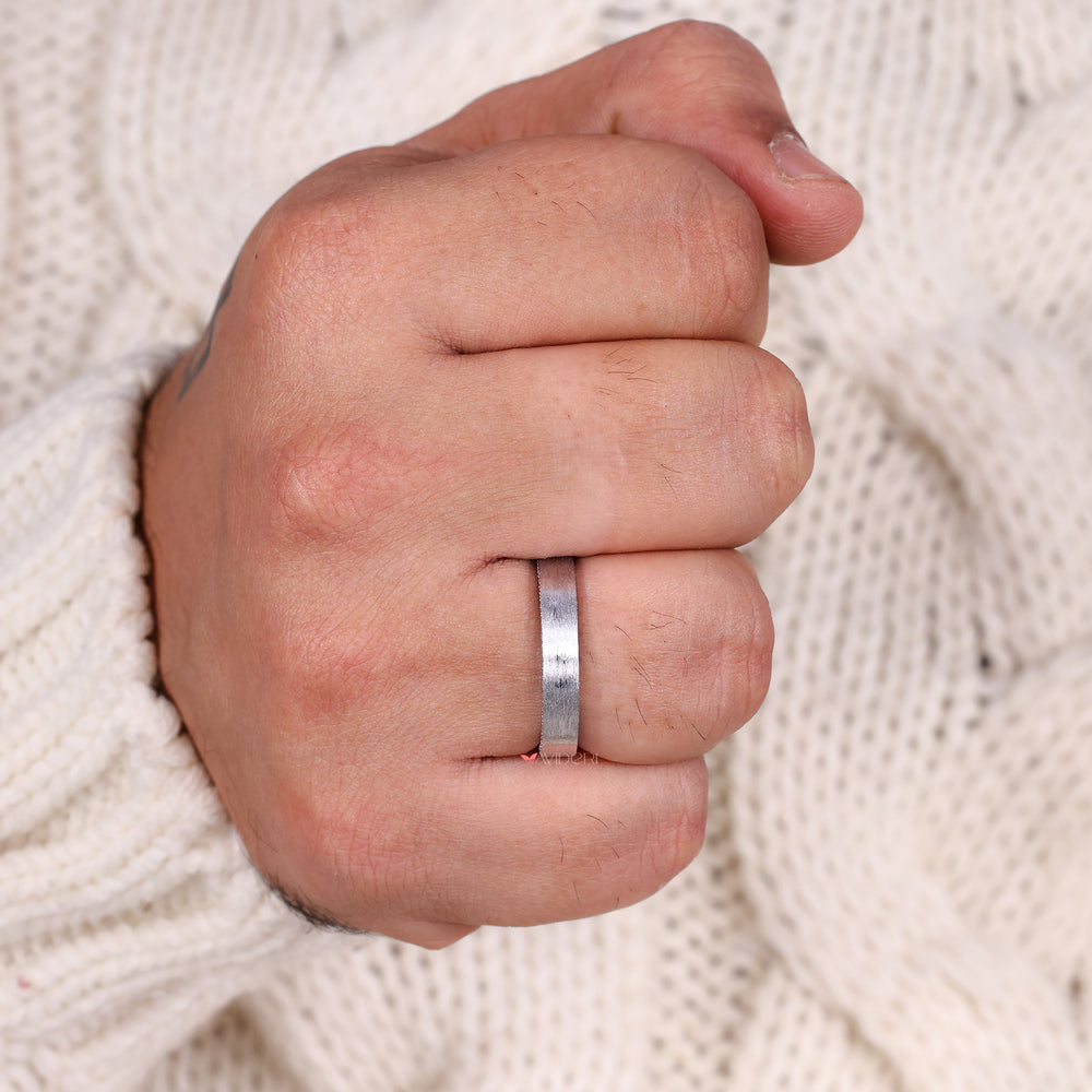Avideri men’s ring with lab grown diamonds.
