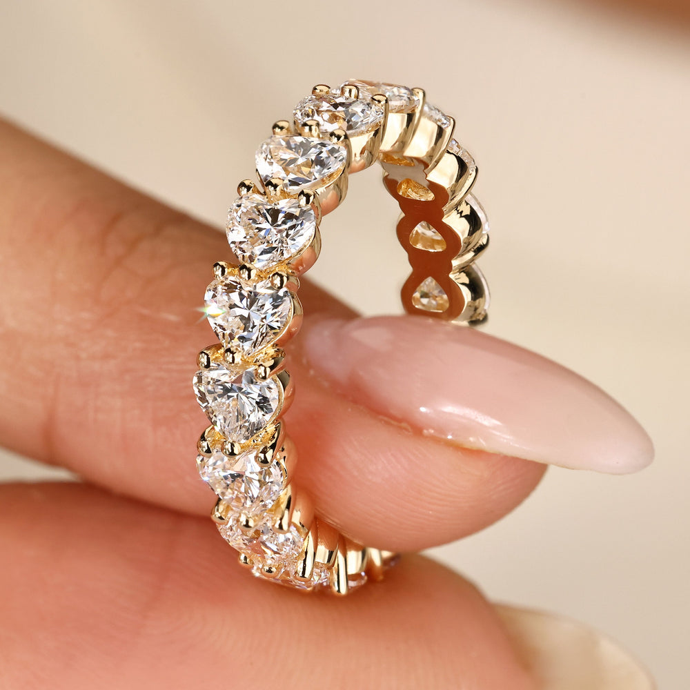 Heart cut diamond band with eternity style.

