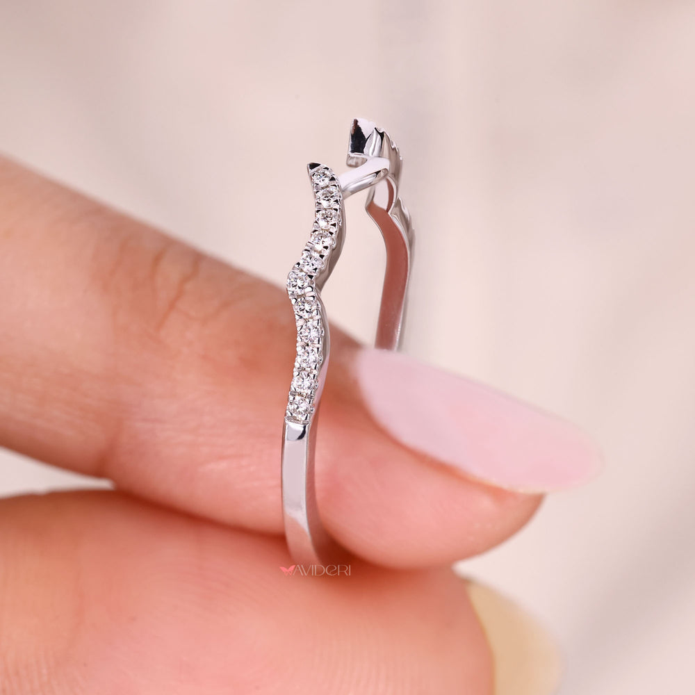 Avideri curved diamond wedding band.
