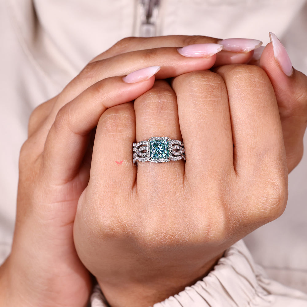 Ring Enhancer Style enhances the look of your bridal set.