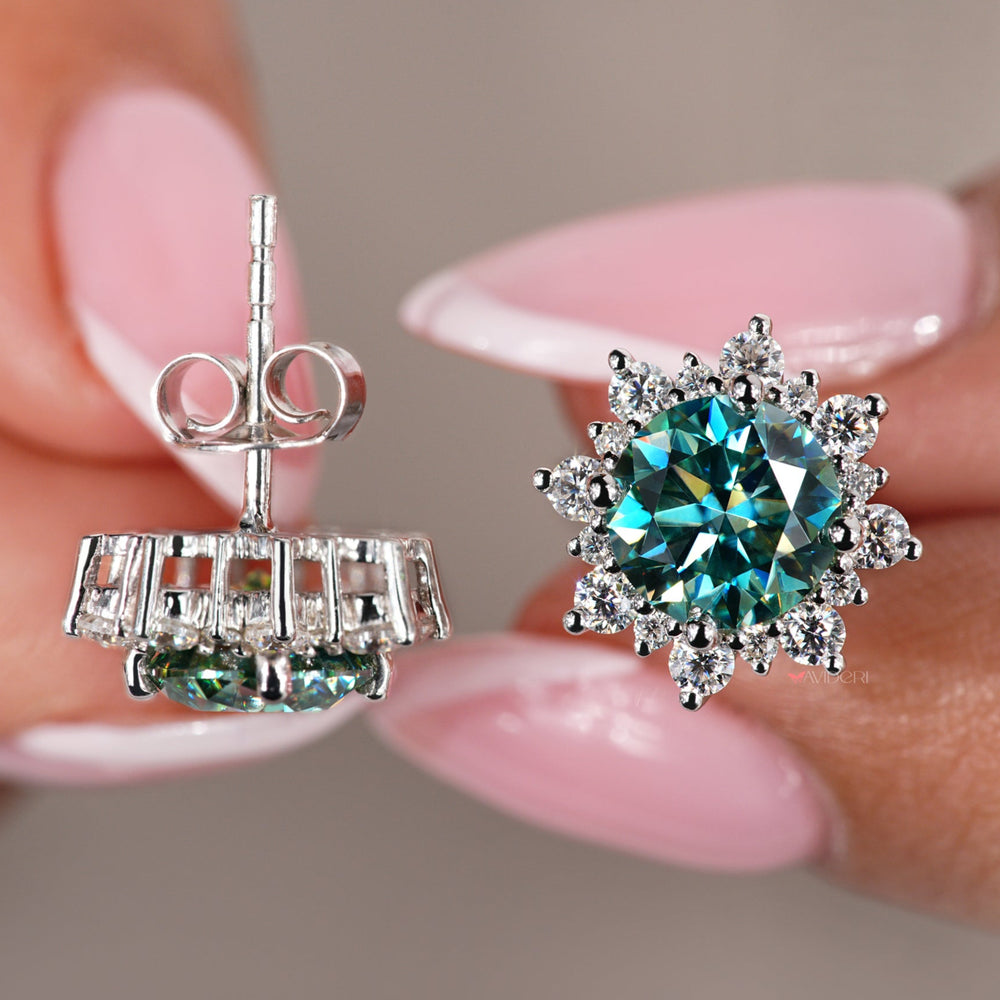 White gold stud earrings with a classic and elegant design
