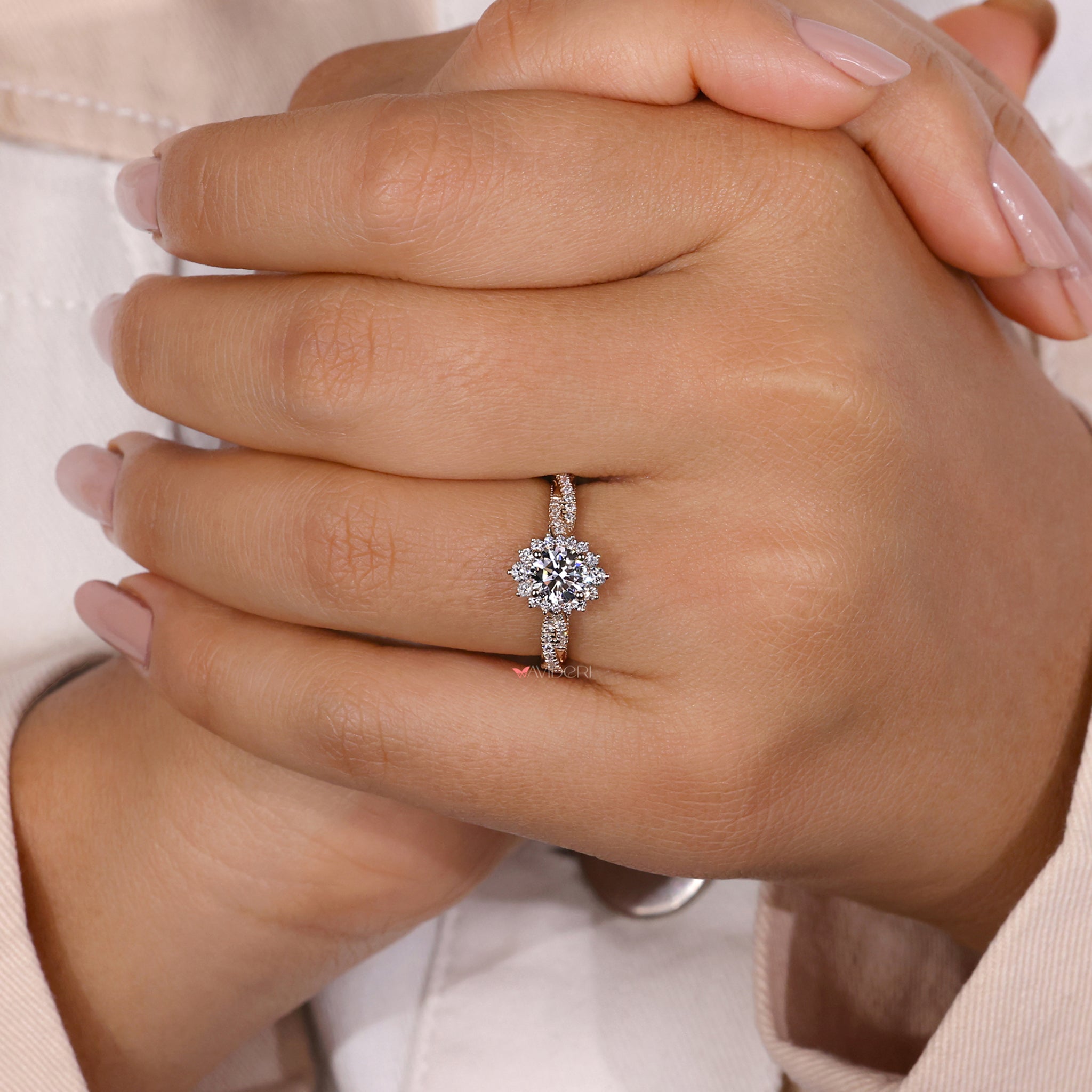 A halo diamond ring that adds extra brilliance to your love story.
