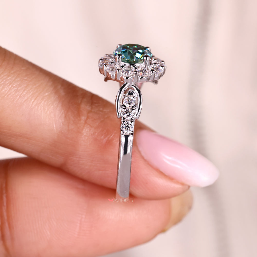 Elegant round engagement ring for a special moment.