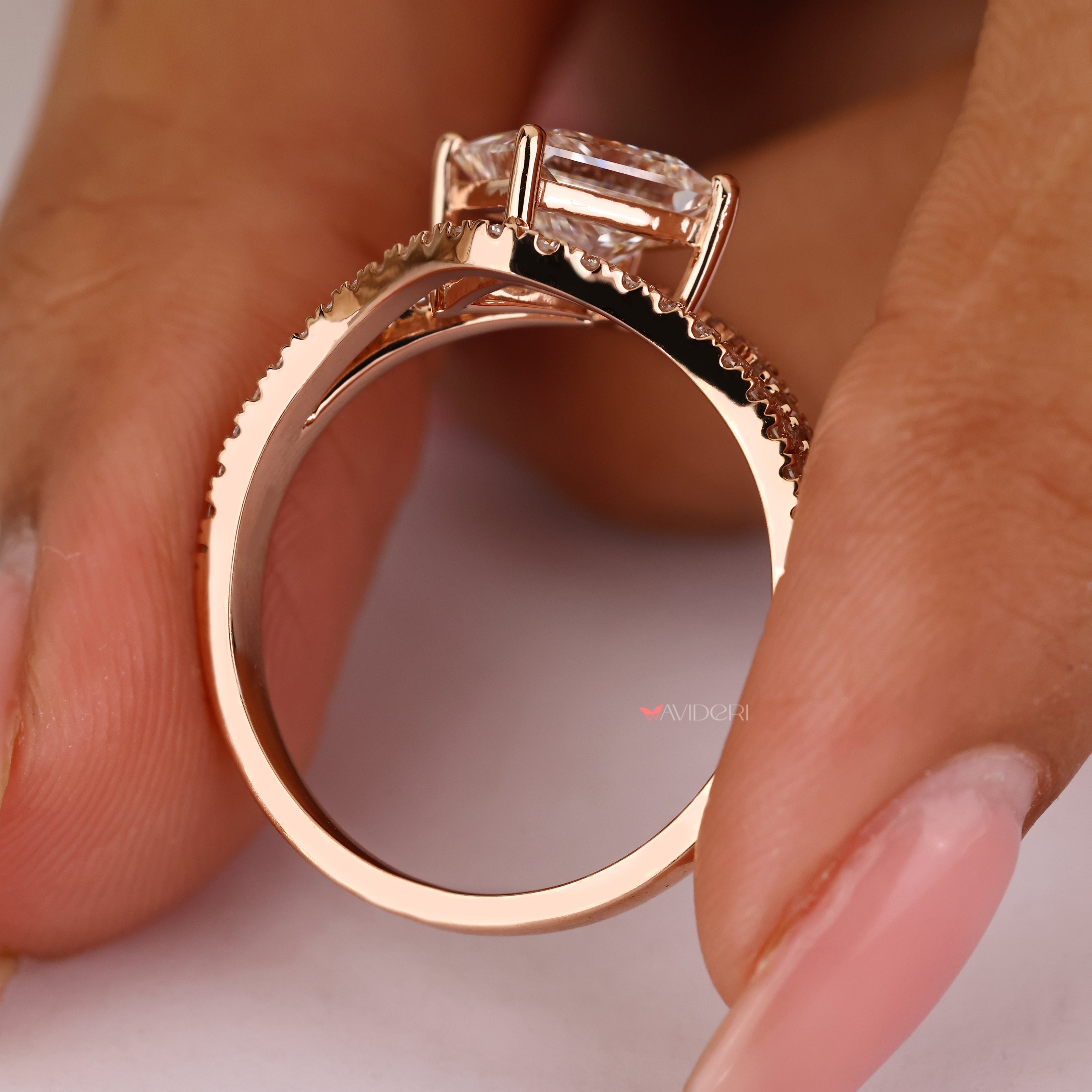 Avideri princess diamond ring with split shank pave setting
