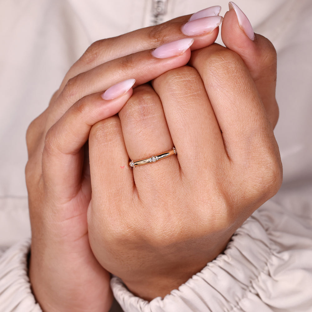 Handmade round diamond band with pave style.
