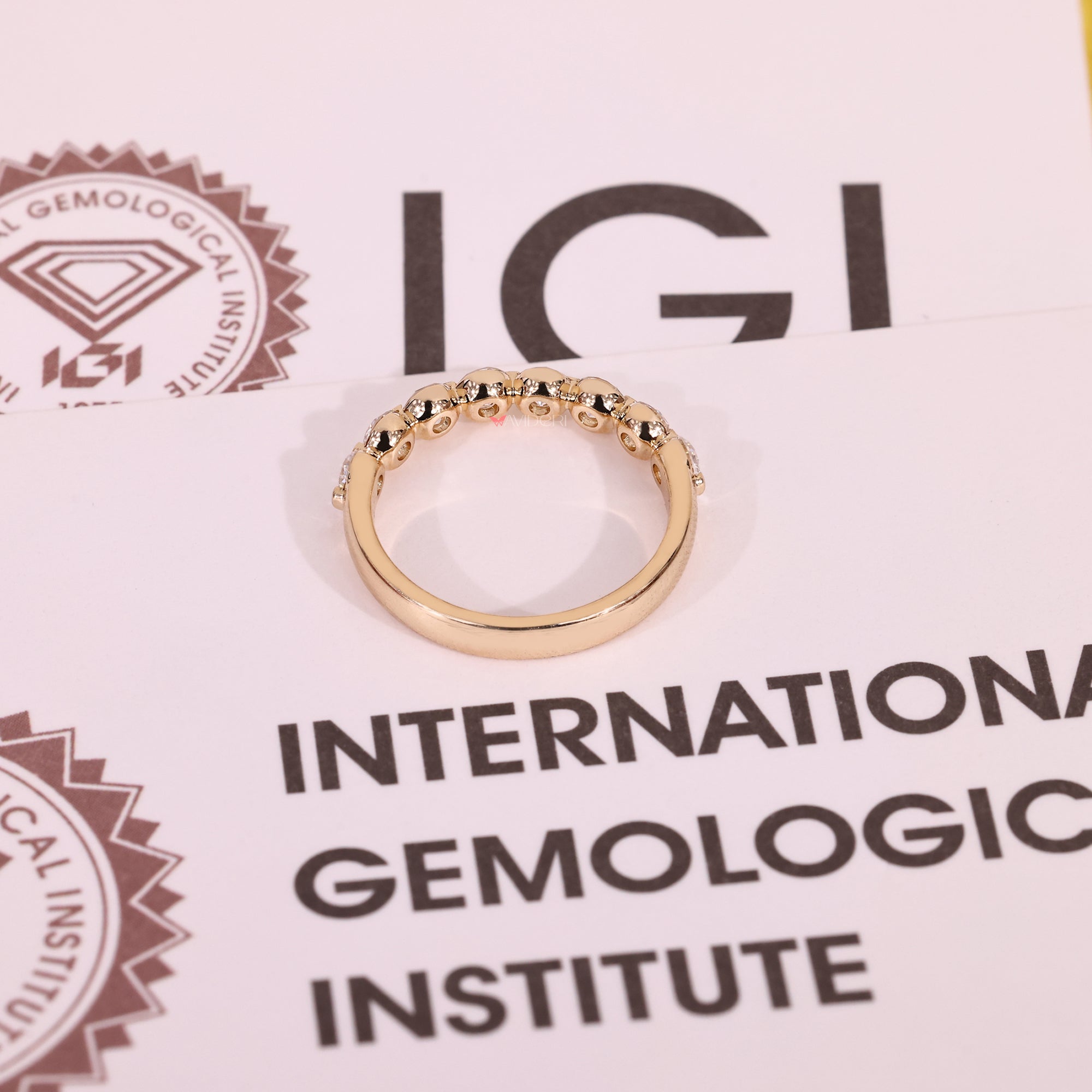 Buy a wedding band in yellow gold style.