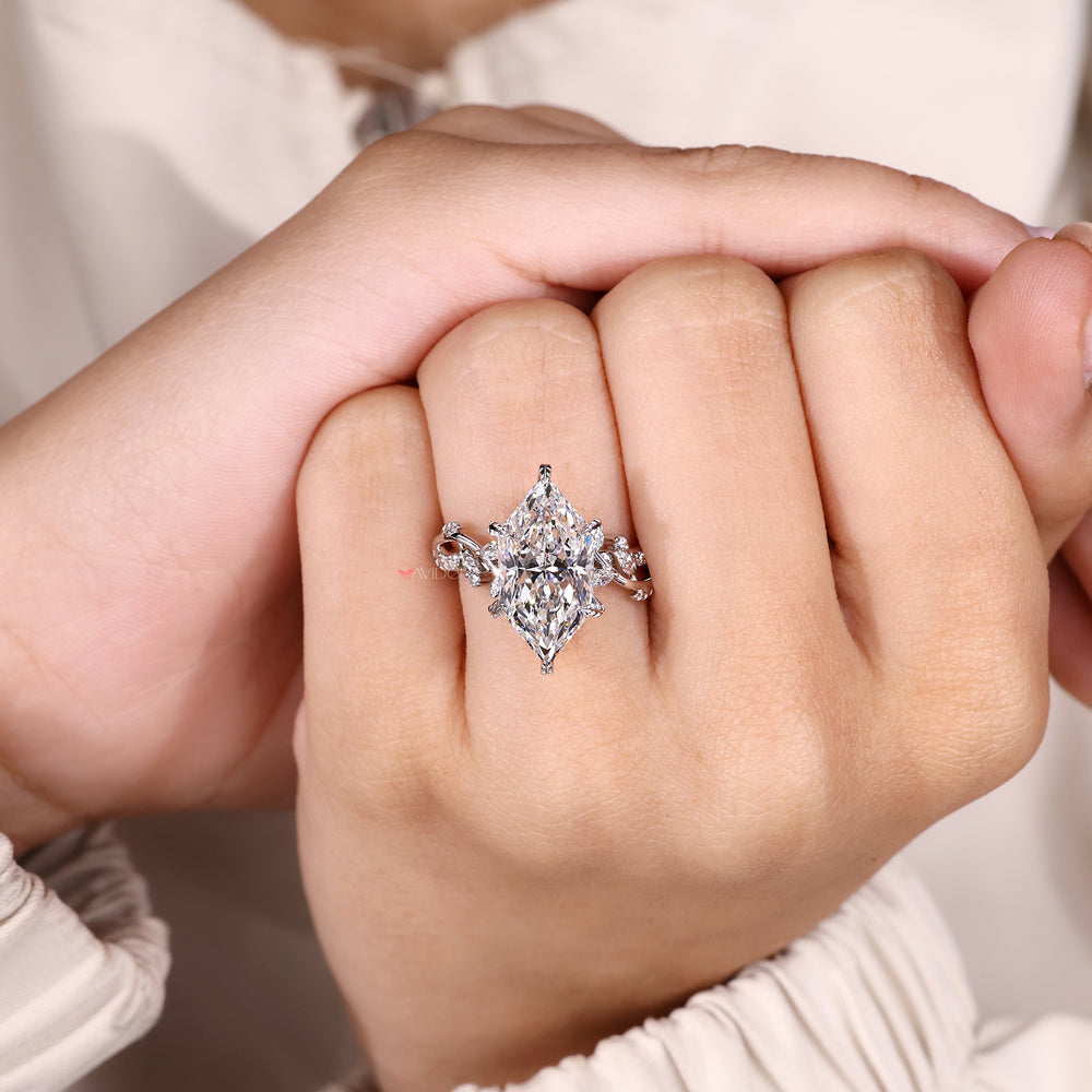 Handmade Dutch marquise diamond ring style.
