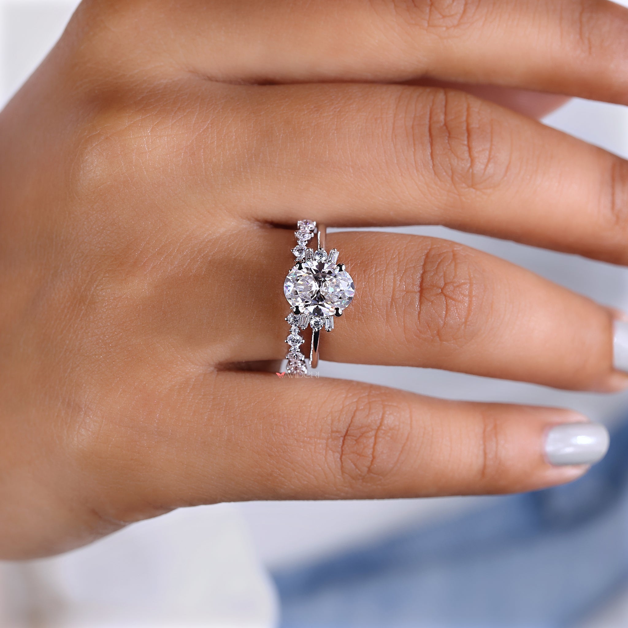 Avideri round cut moissanite wedding band.
