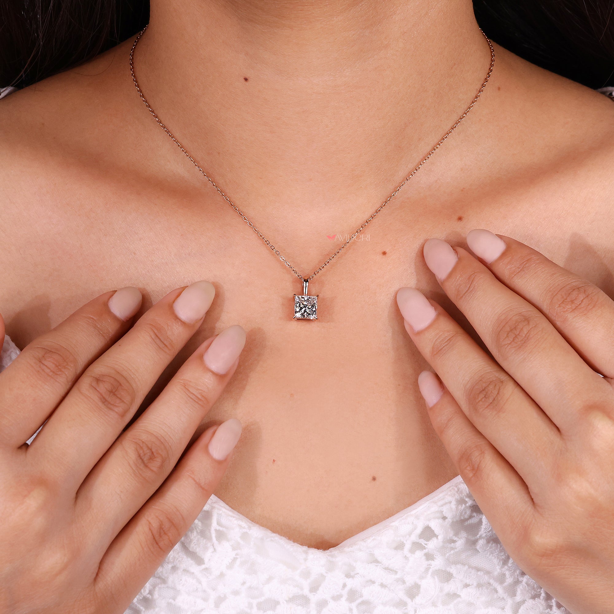 Unique pendant with Lab Grown Diamond.