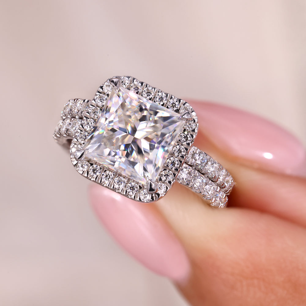 Avideri bridal set in white gold bridal set.
