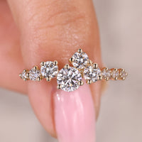 Round Diamond Engagement Ring with Classic Design