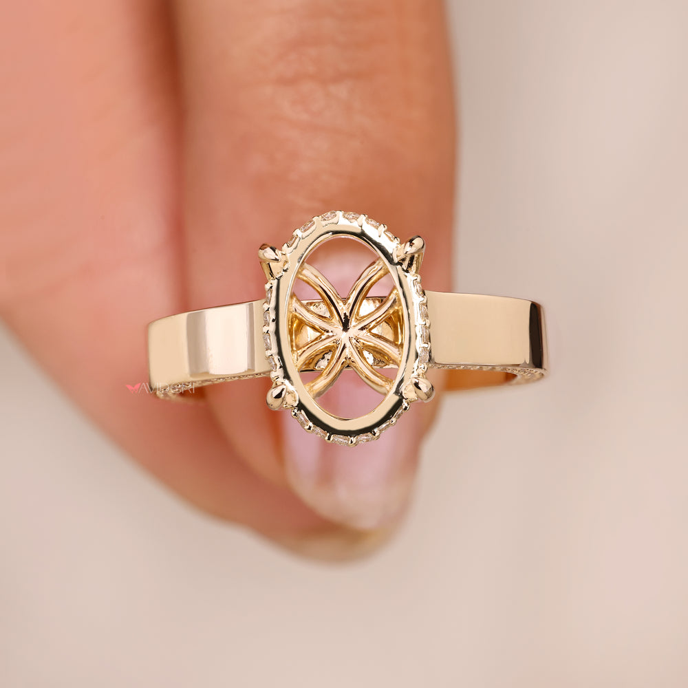 Semi mount ring with double sided pave style.
